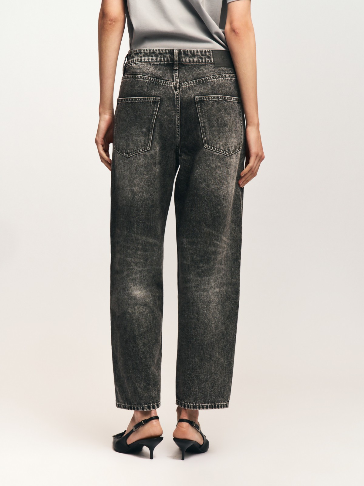 Джинсы силуэта Balloon с посадкой Loose