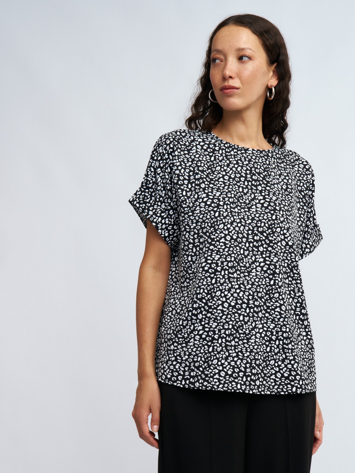 Блузка с коротким рукавом и принтом