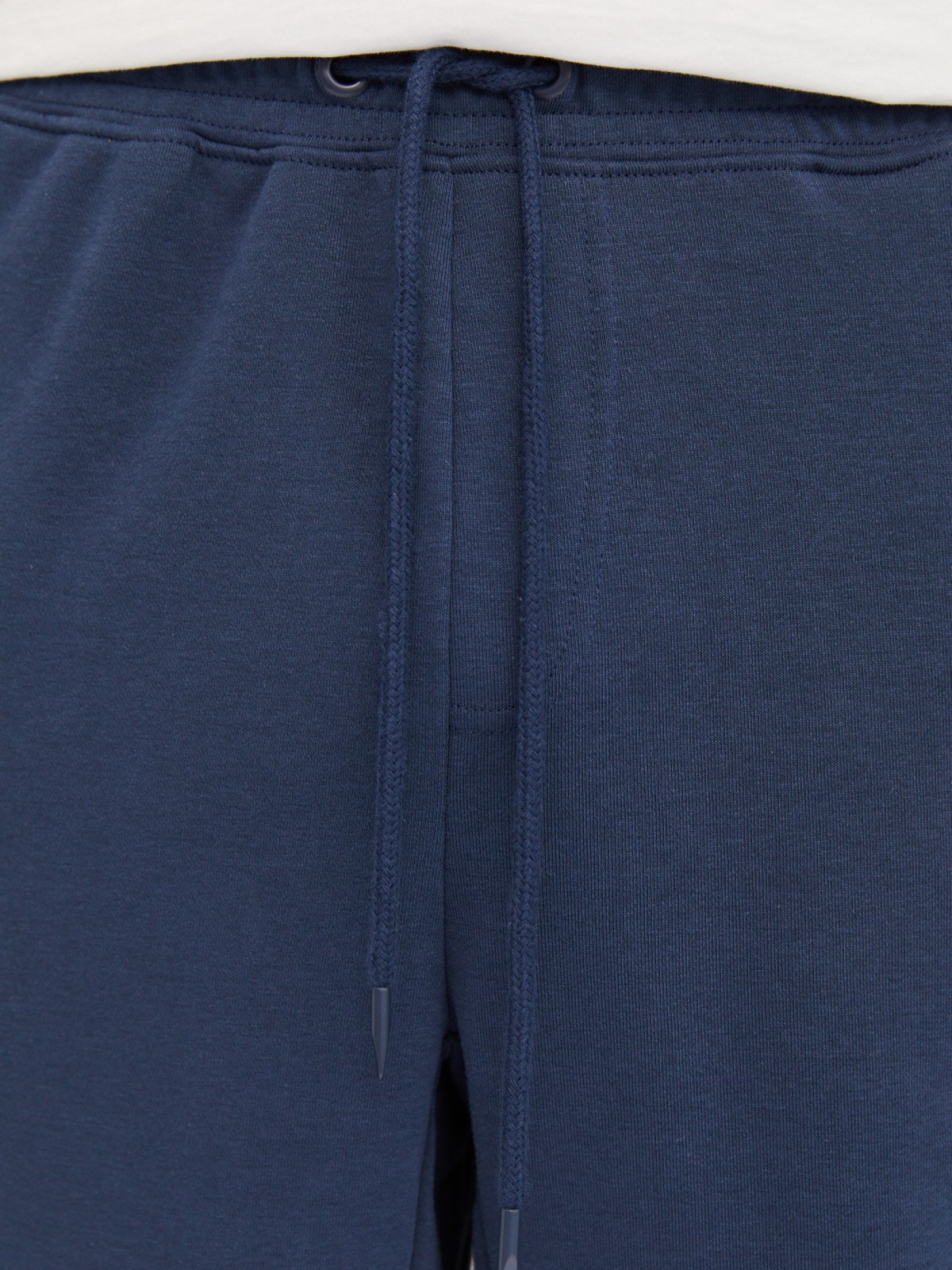 Трикотажные шорты на резинке