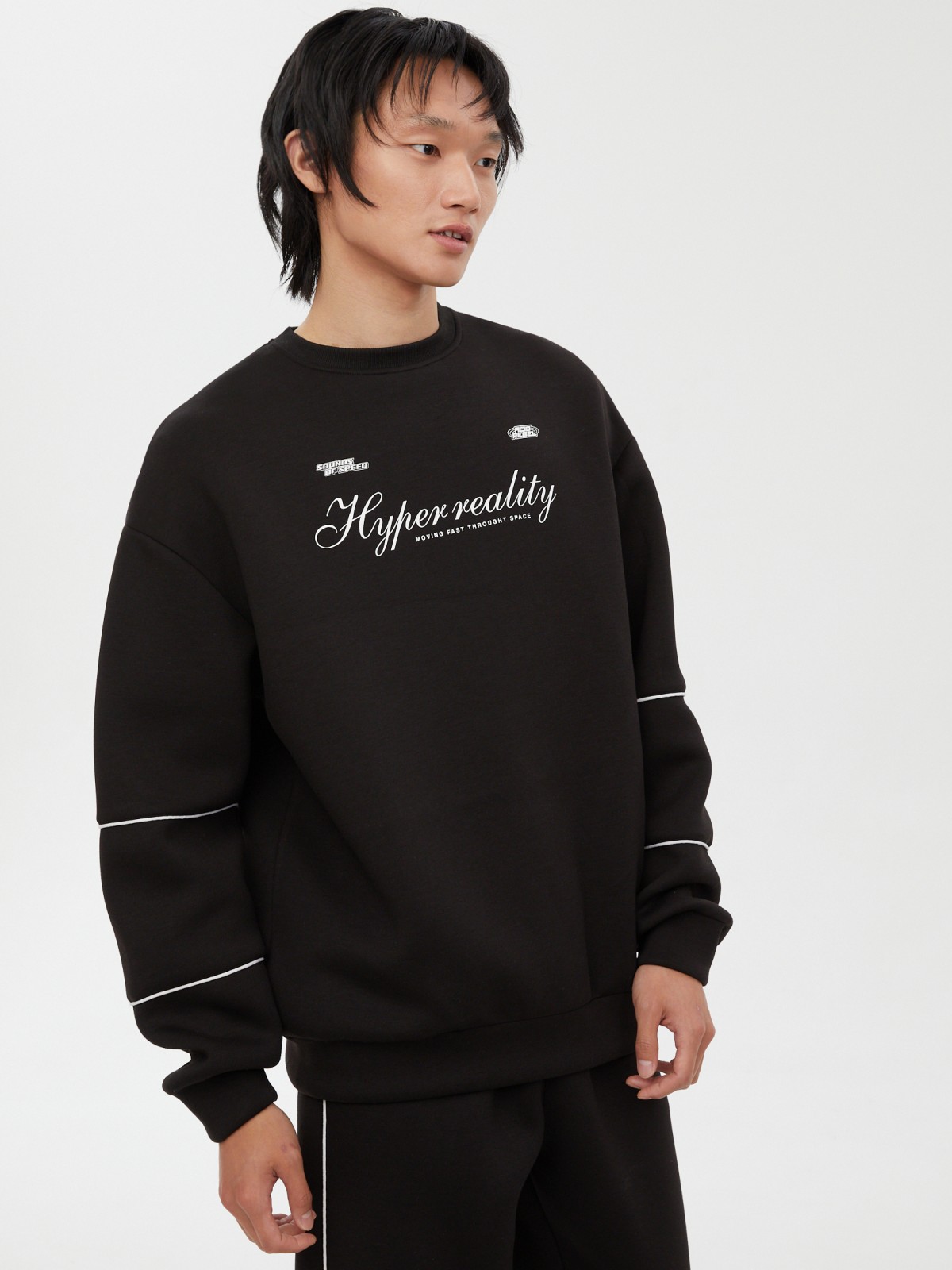 Трикотажный свитшот с принтом-надписью