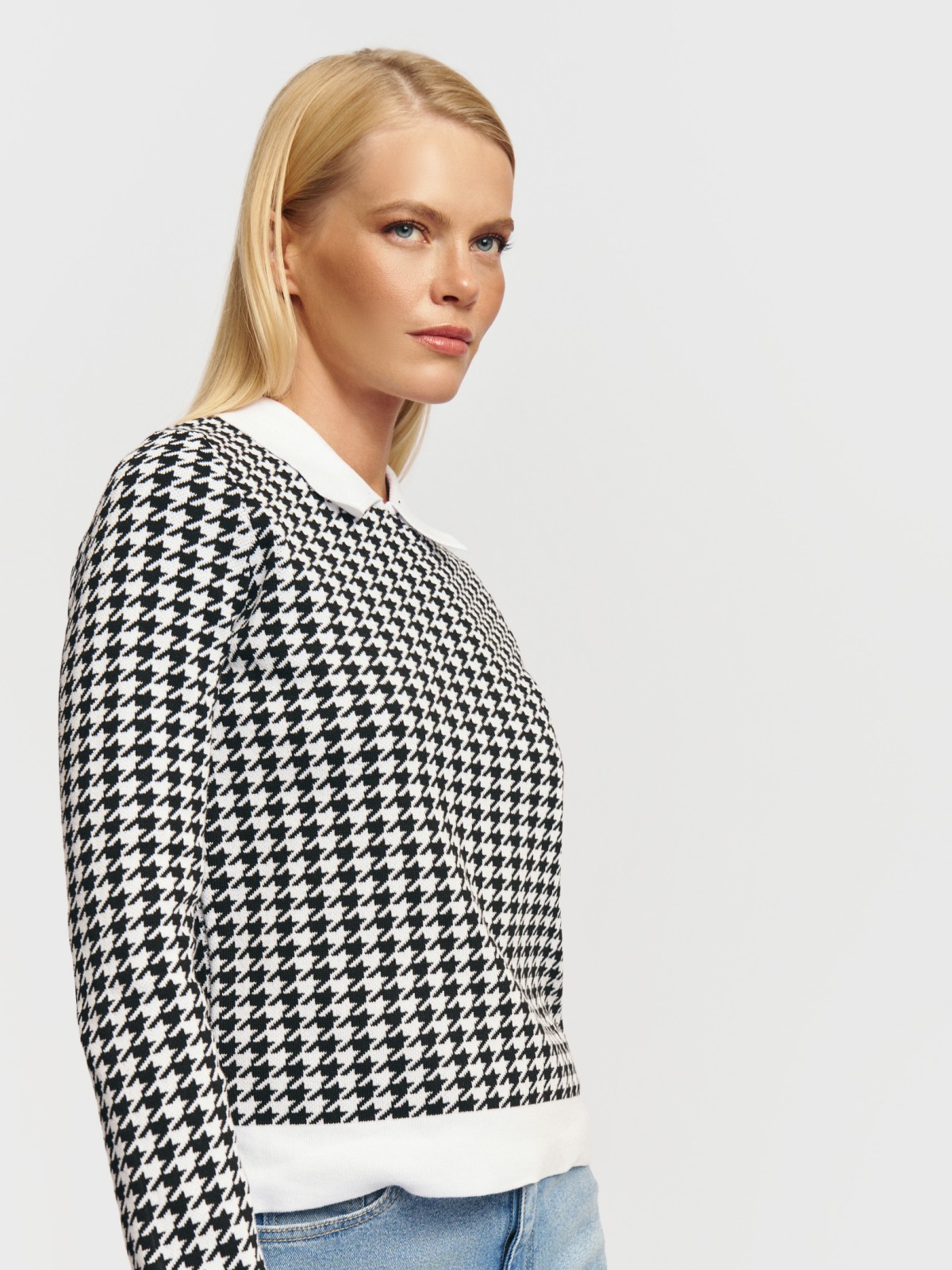 Трикотажный джемпер с отложным воротником