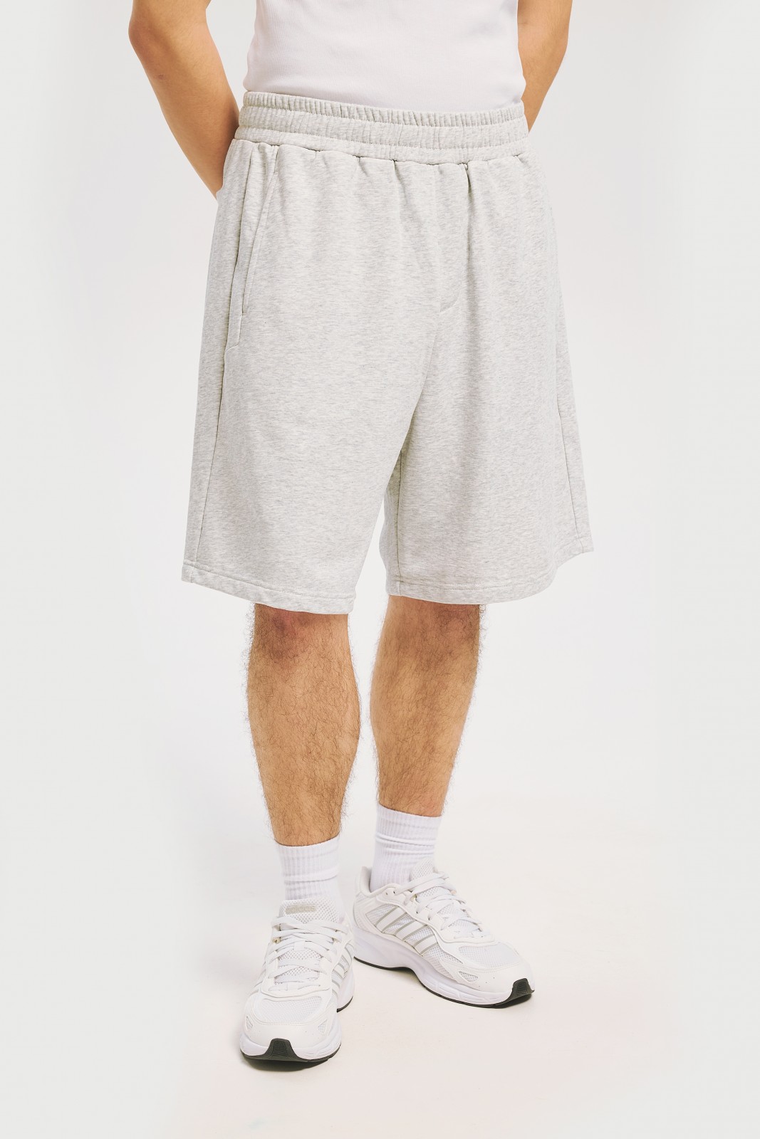 Трикотажные шорты на резинке