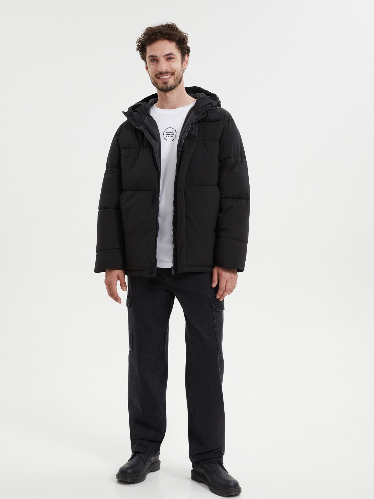 Тёплая куртка на молнии с капюшоном