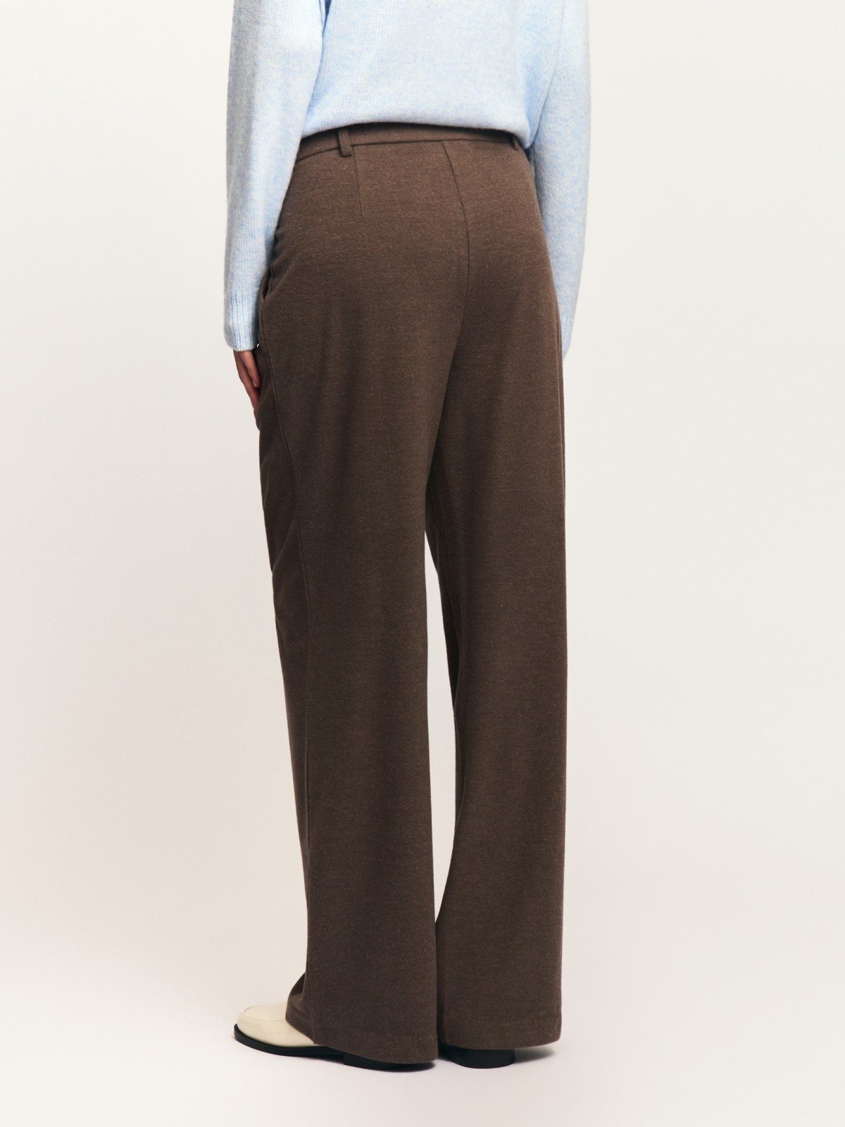 Офисные прямые брюки с защипами