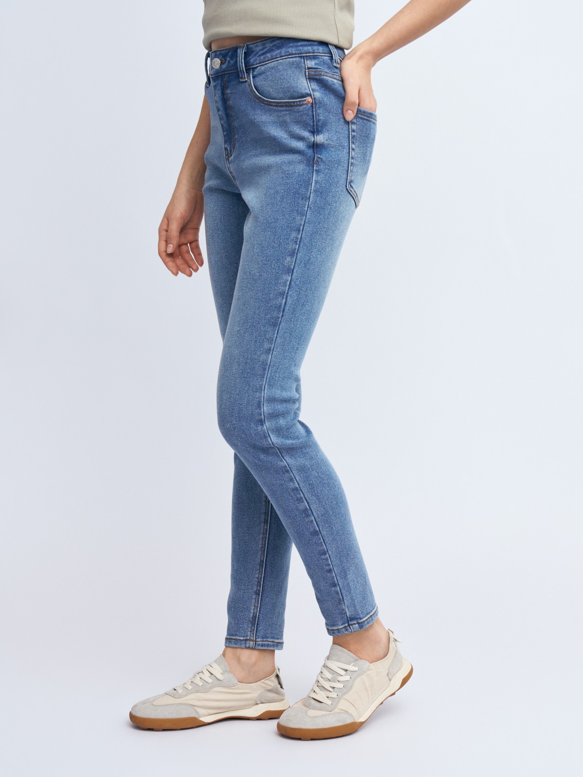 Джинсы силуэта Skinny со средней посадкой