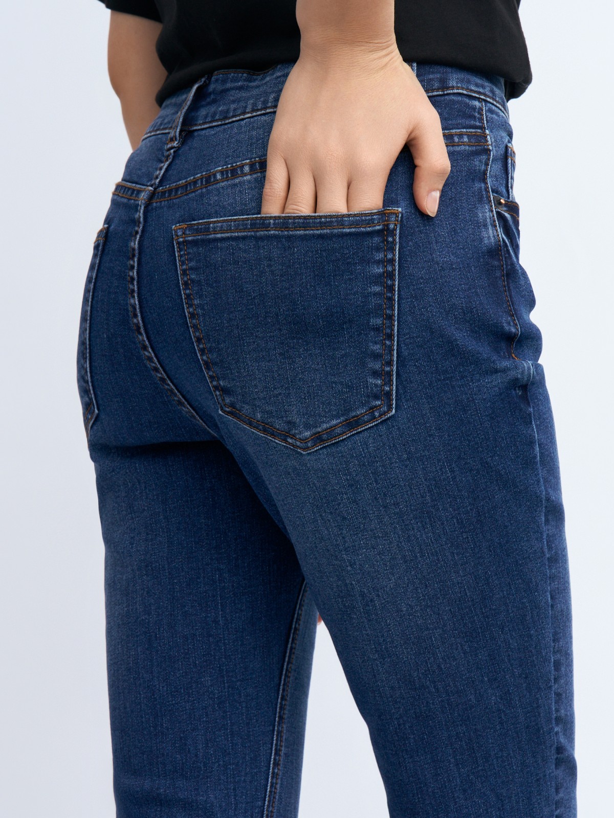 Джинсы силуэта Skinny с бахромой