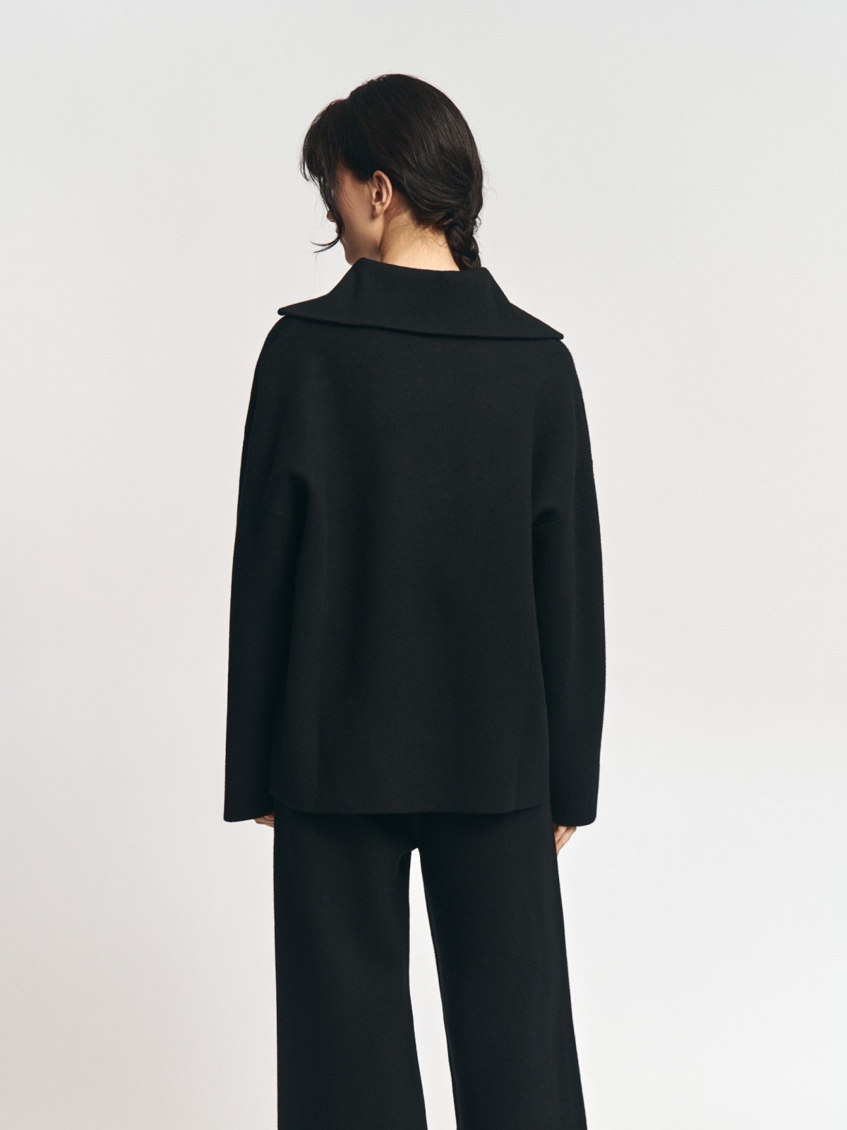 Трикотажный свитер с воротником на молнии