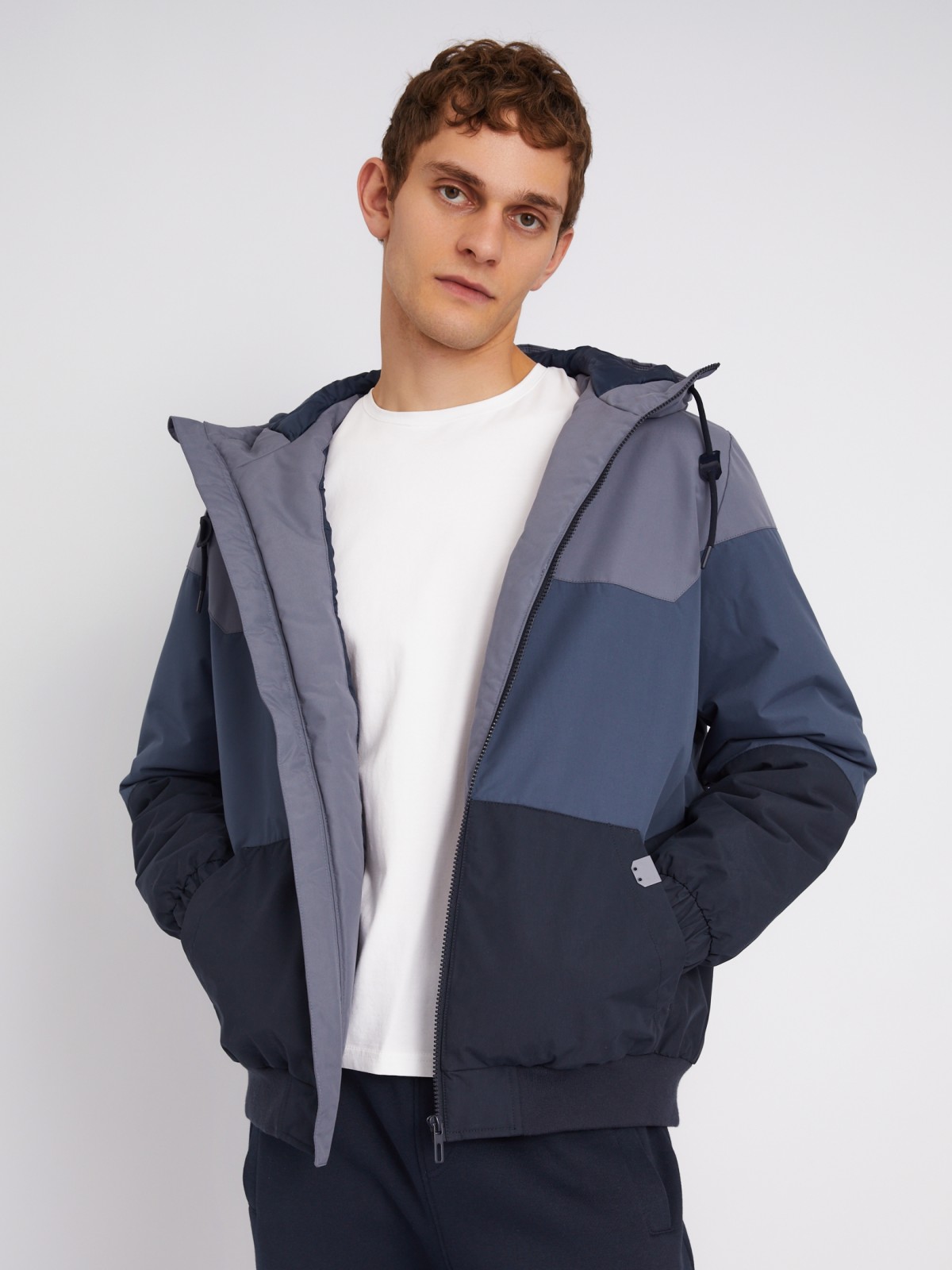 Утеплённая куртка-бомбер на синтепоне с капюшоном zolla 013345102174, цвет синий, размер M