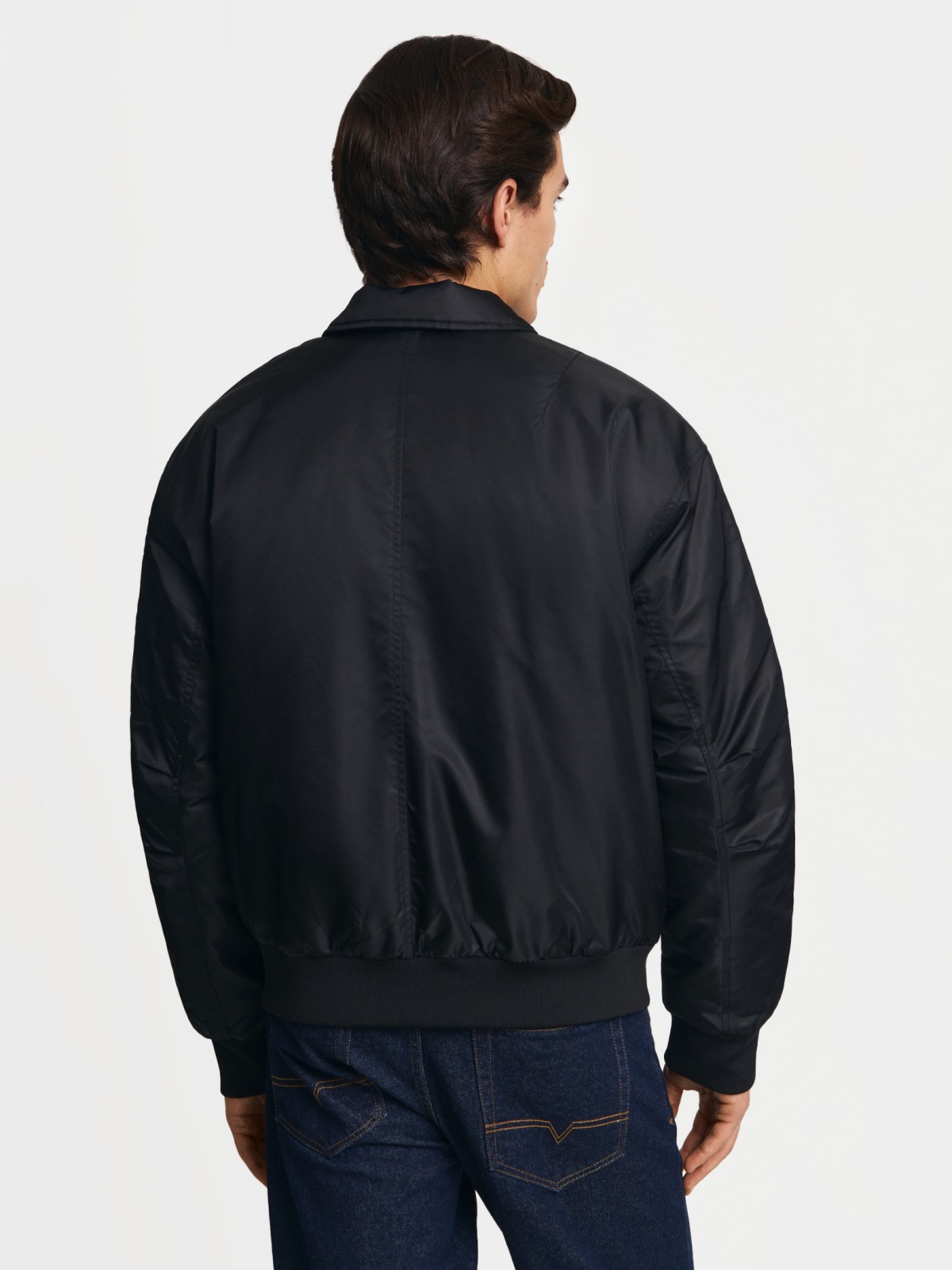 Утеплённая куртка-бомбер на синтепоне