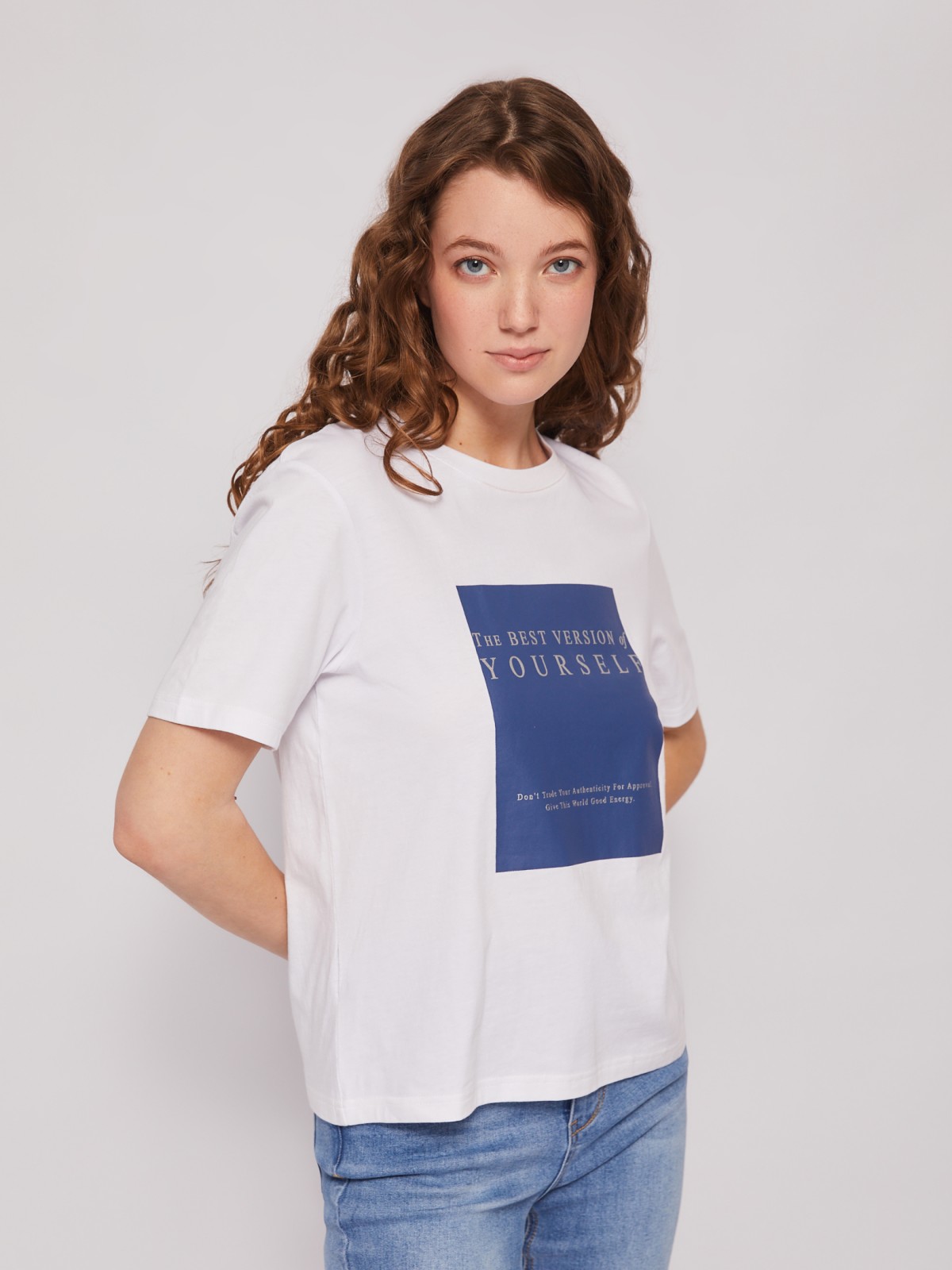 Трикотажная футболка из хлопка с принтом zolla 02421322L391, цвет белый, размер M - фото 4