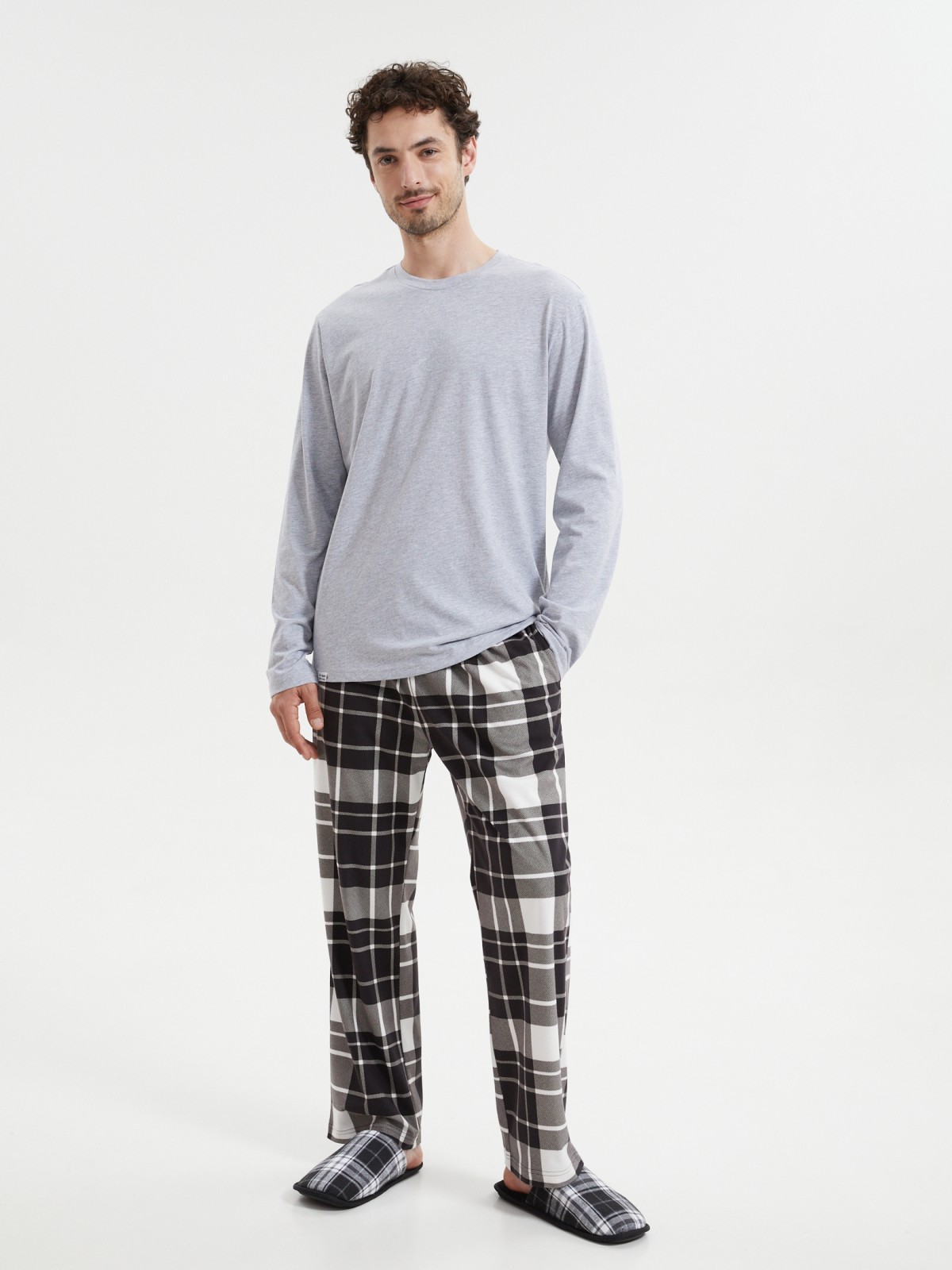 Тонкий трикотажный лонгслив