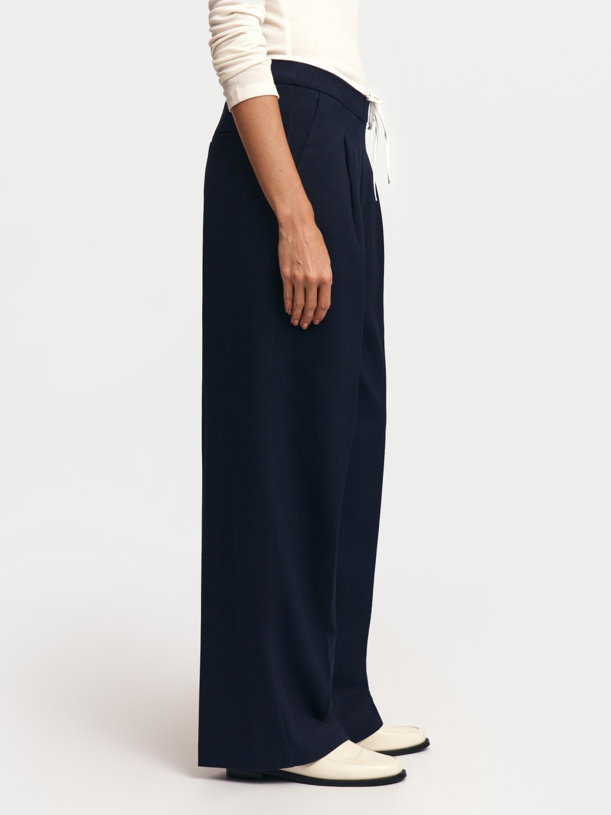 Брюки прямого силуэта с двойным поясом