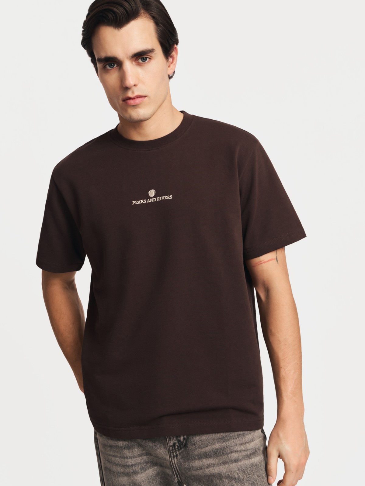 Футболка из хлопка с вышивкой