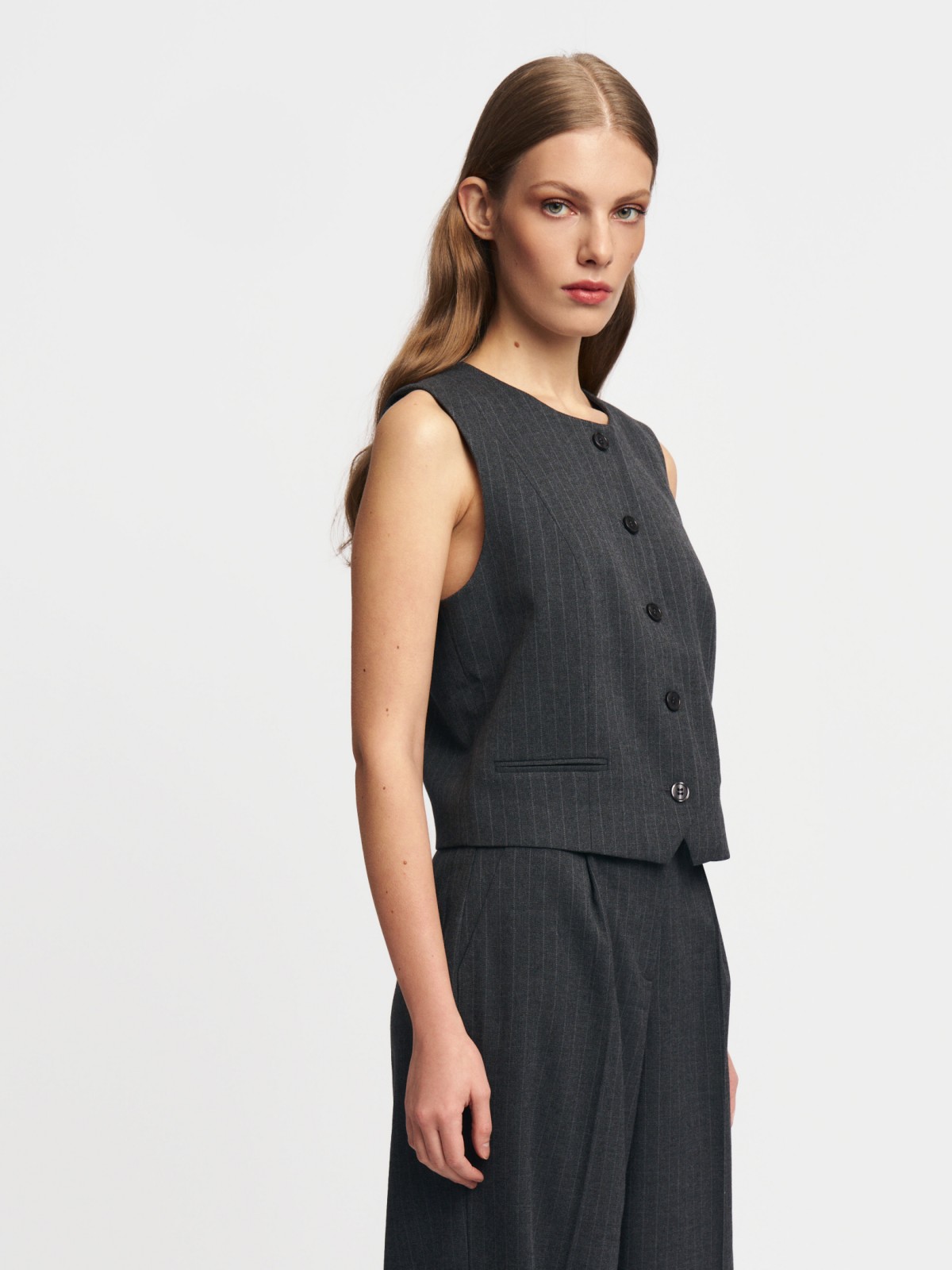 Классический жилет на пуговицах