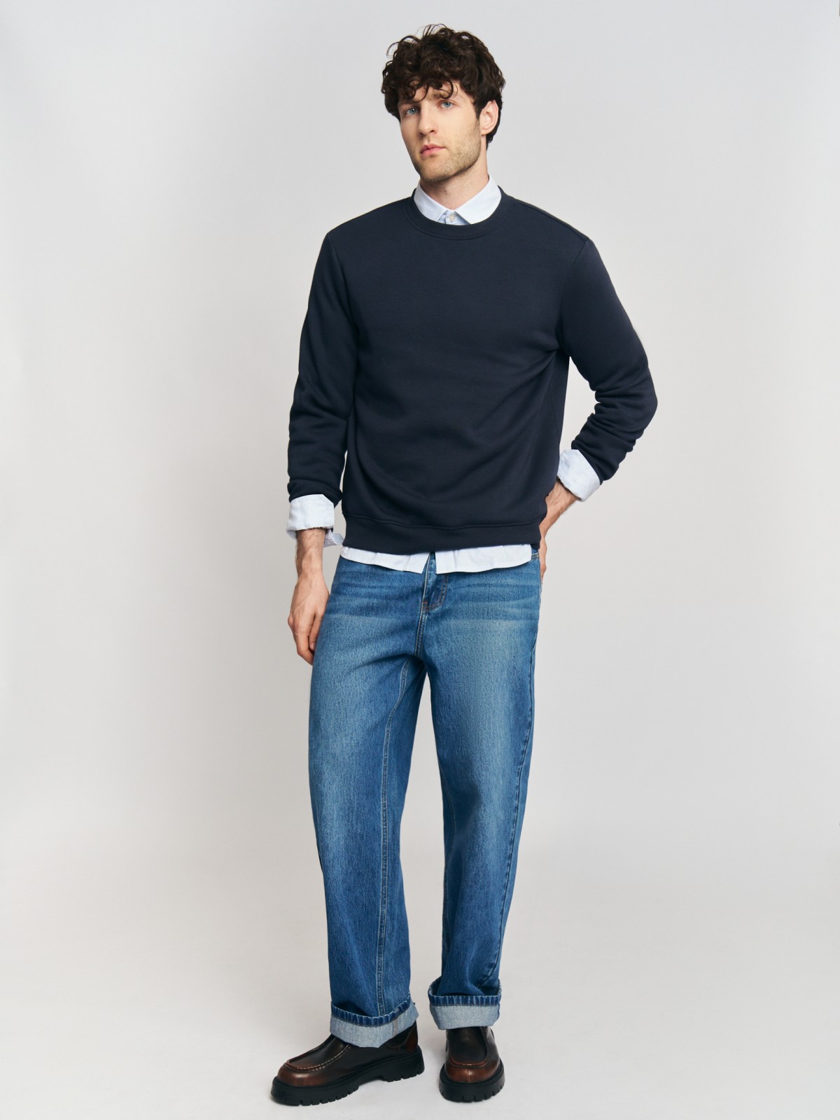 Утеплённый свитшот прямого кроя с длинным рукавом