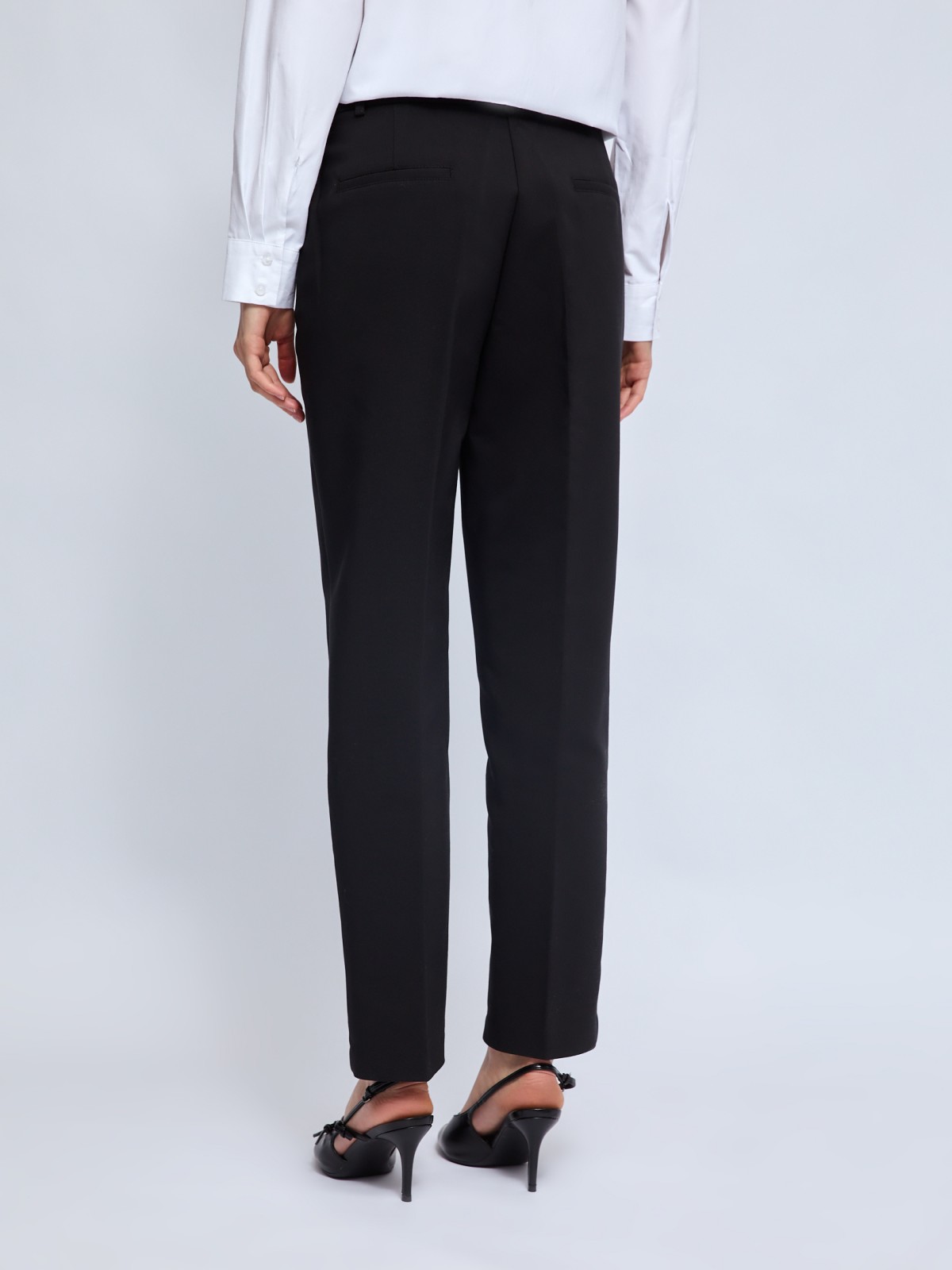 Офисные брюки силуэта Slim со стрелками
