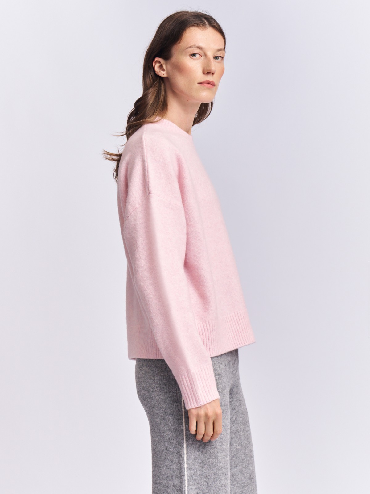 Вязаный джемпер с вышивкой