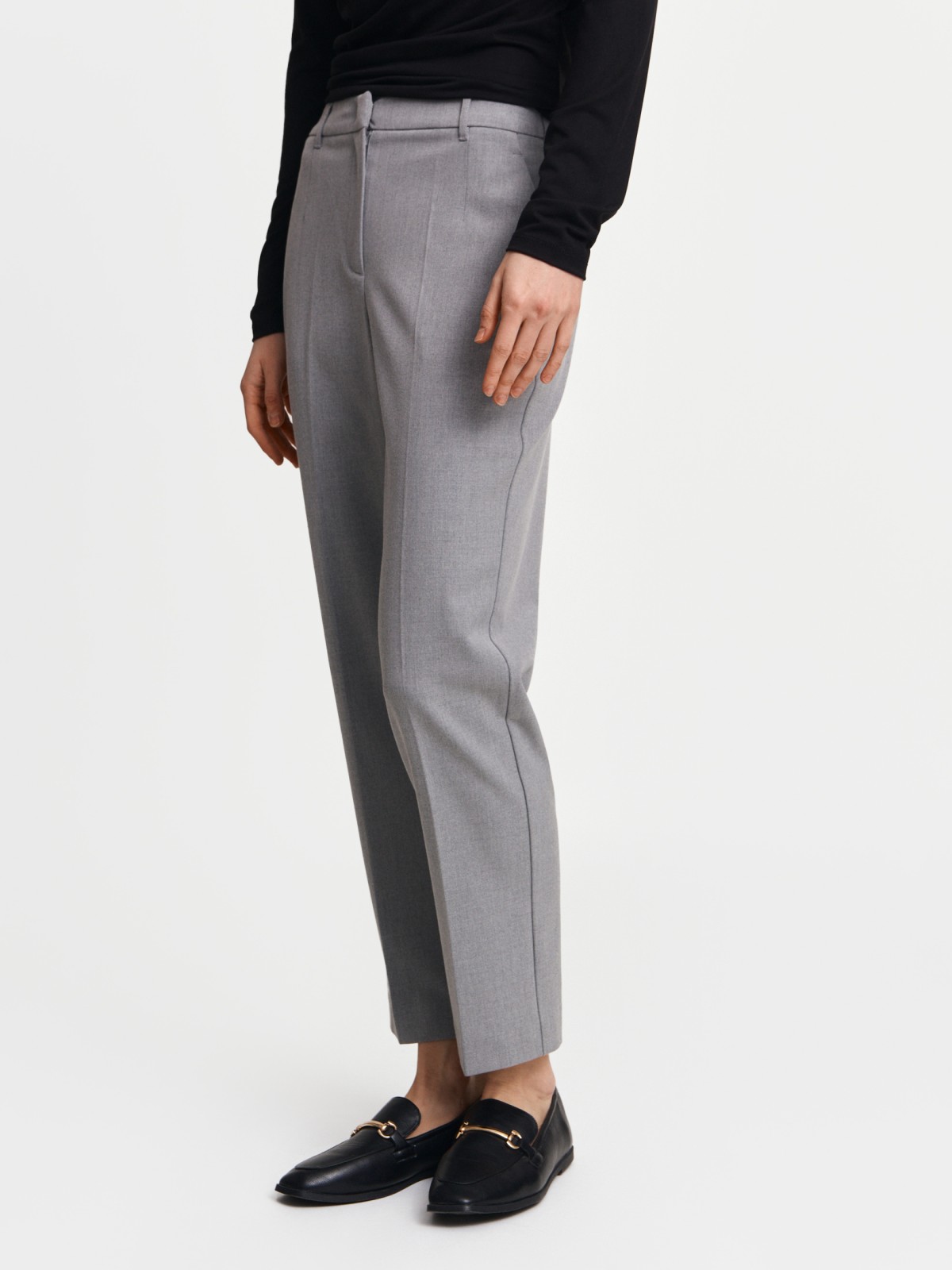 Офисные брюки силуэта Slim