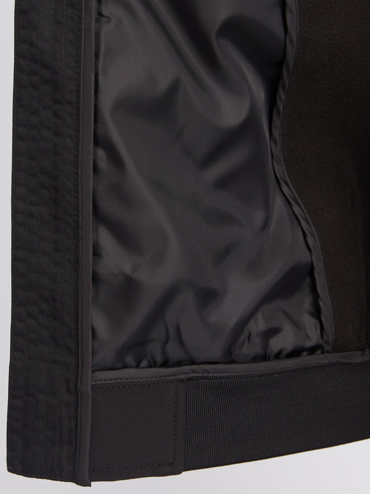 Лёгкая куртка-ветровка без утеплителя с капюшоном zolla 013325602024, цвет черный, размер S - фото 5
