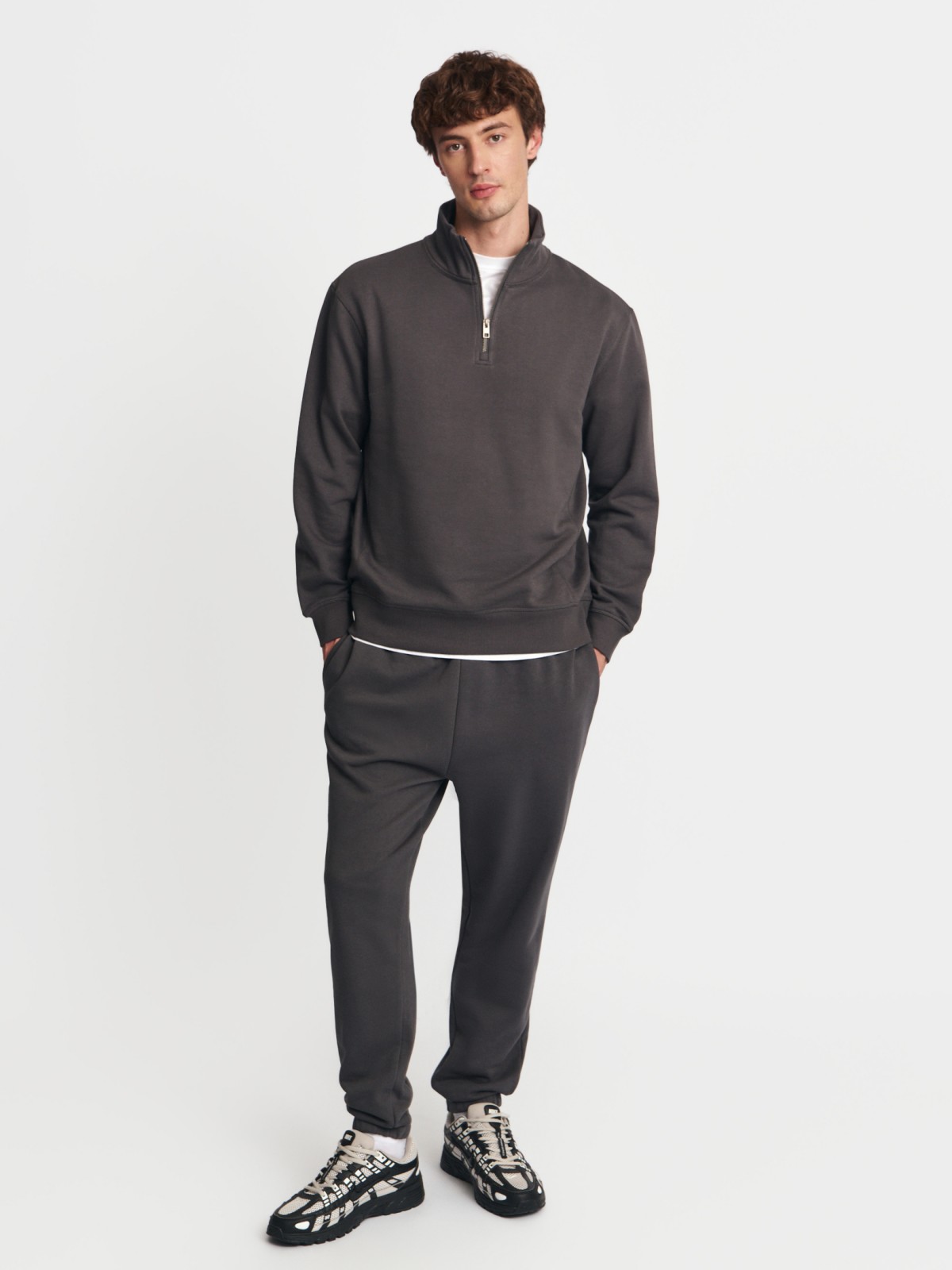 Брюки-джоггеры трикотажные 1999₽