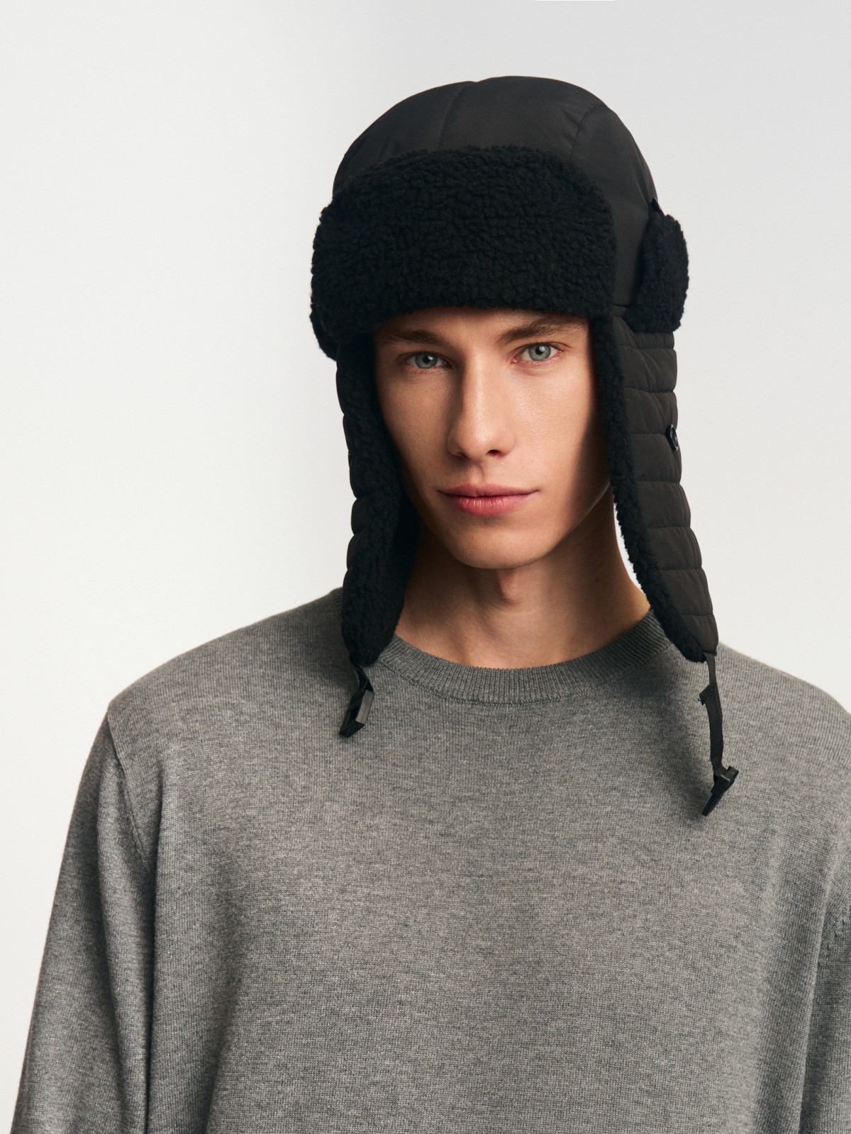 Тёплая шапка-ушанка на синтепоне