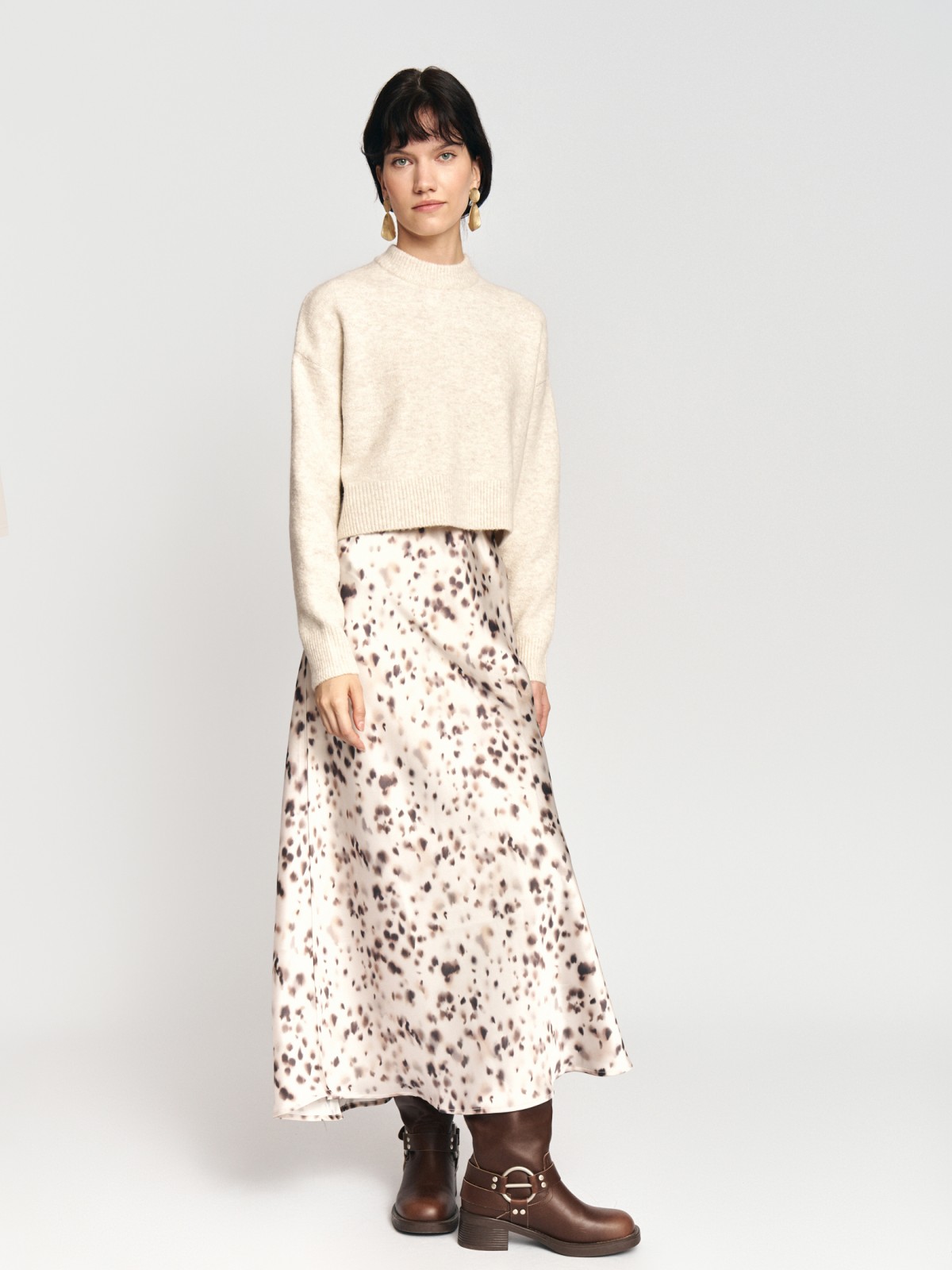 Вязаный свитер с воротником-стойкой