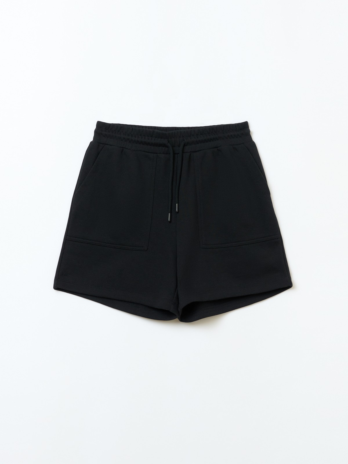 Трикотажные короткие шорты с карманами