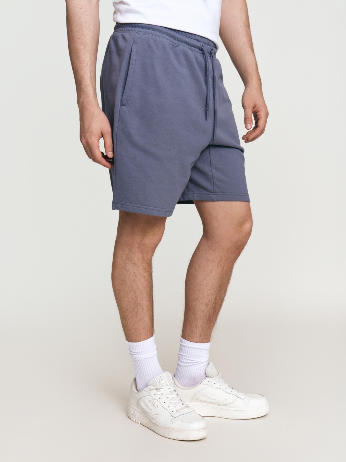 Трикотажные шорты на резинке