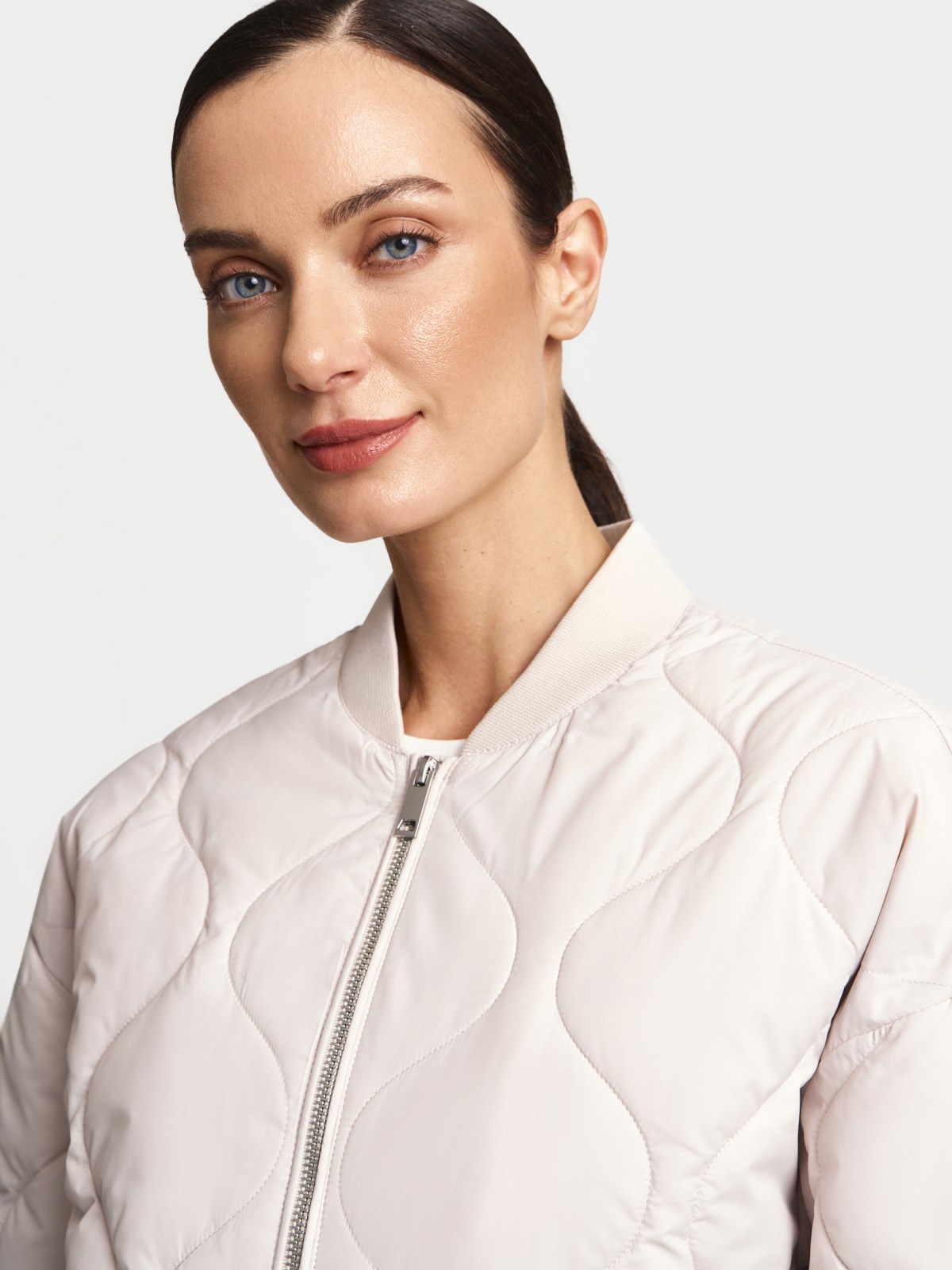 Утеплённая стёганая куртка оверсайз на синтепоне