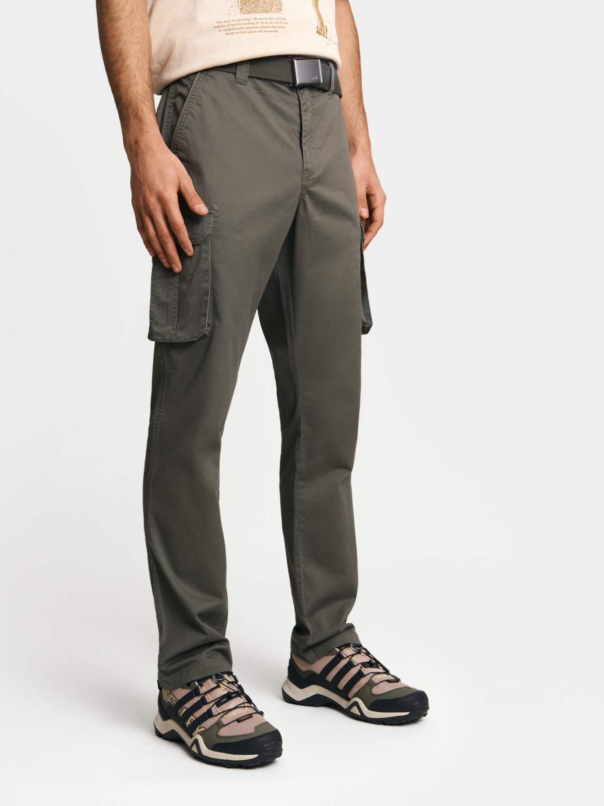 Брюки из хлопка с карманами карго и ремнём