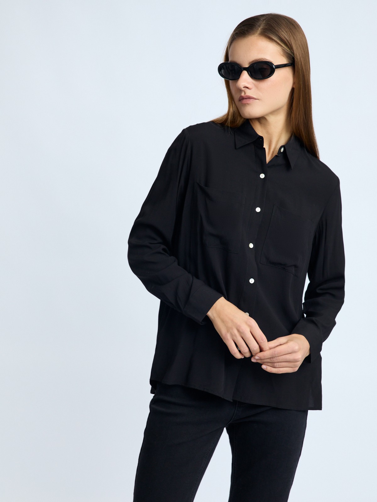 Офисная рубашка из вискозы с карманами