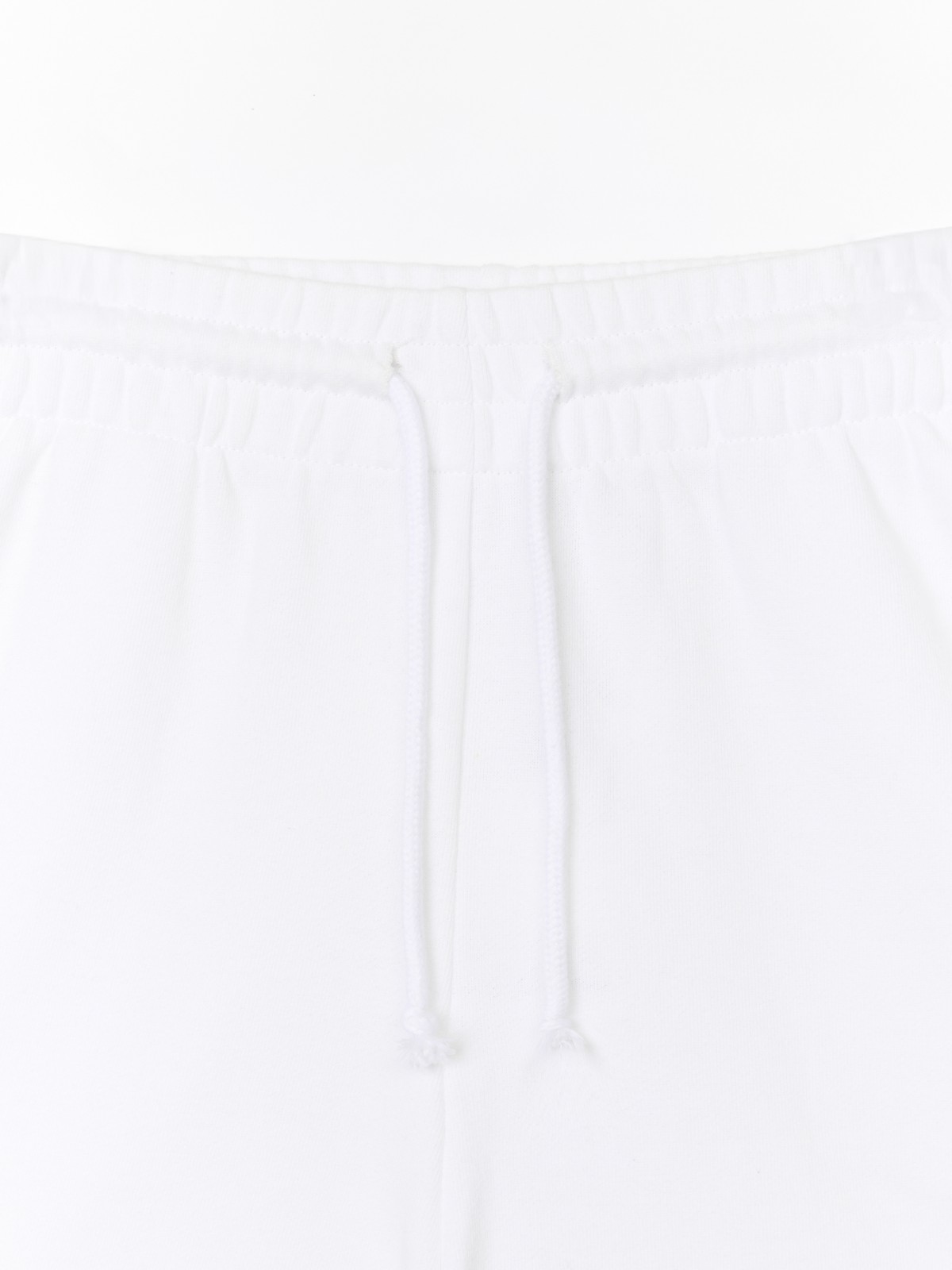 Трикотажные шорты с карманами