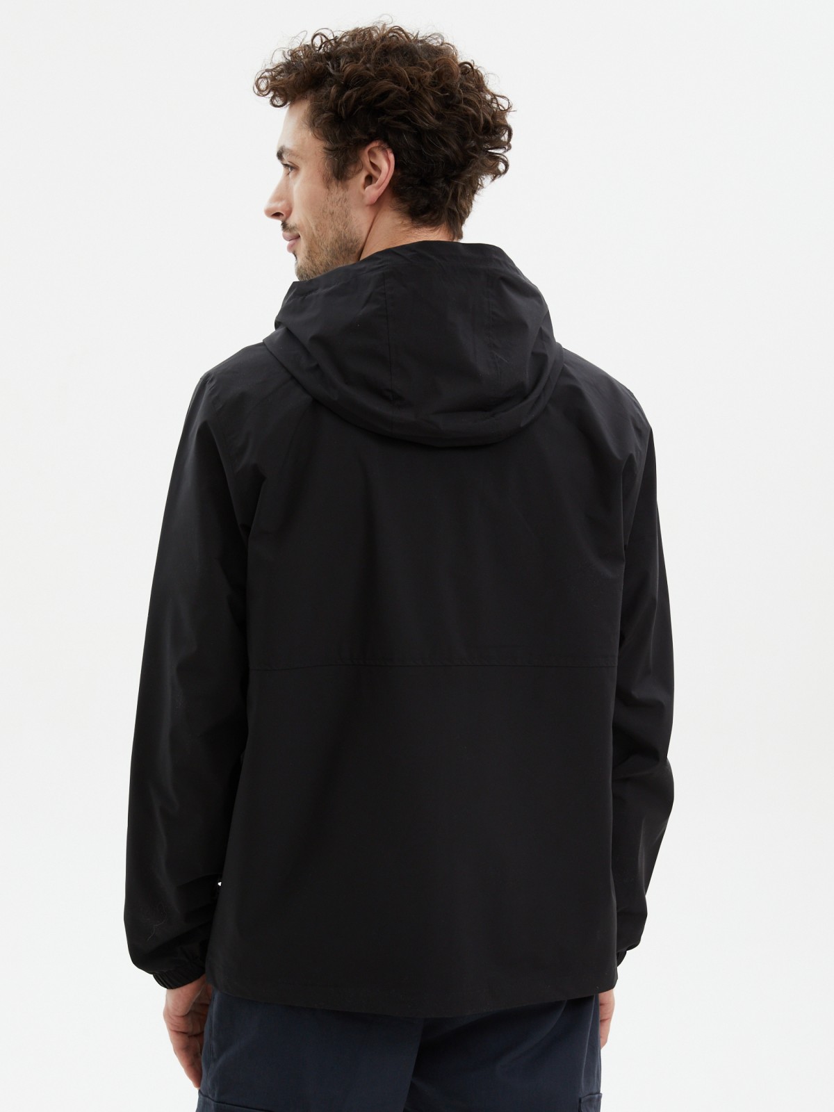 Куртка-ветровка с капюшоном