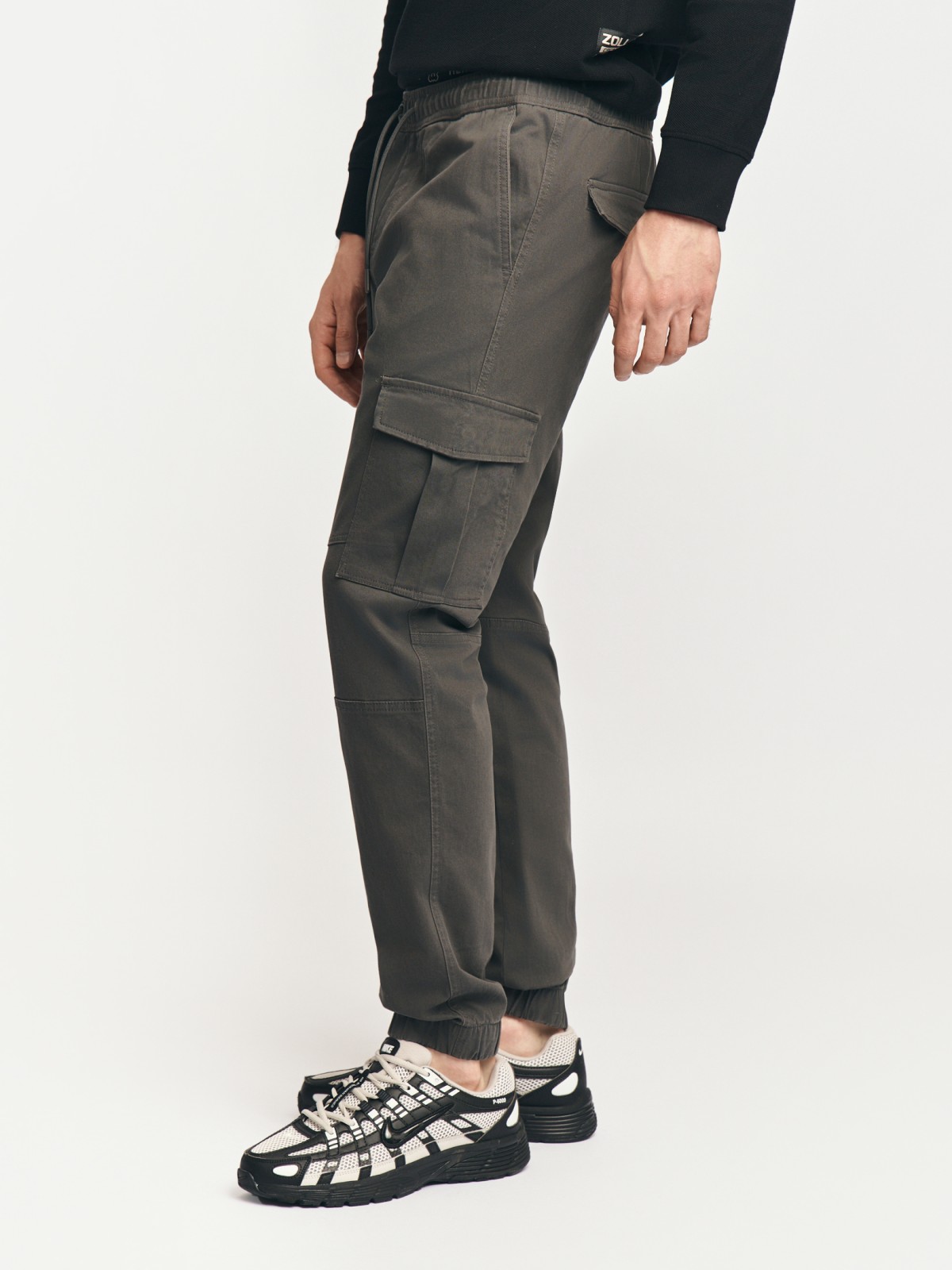 Брюки-джоггеры из хлопка с карманами карго