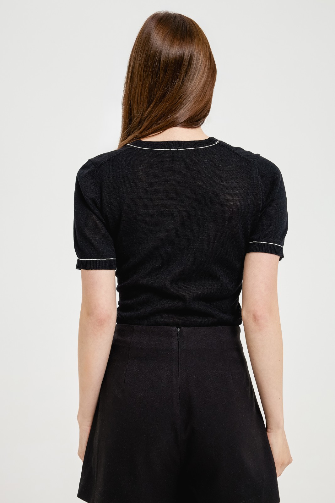 Трикотажный джемпер с коротким рукавом