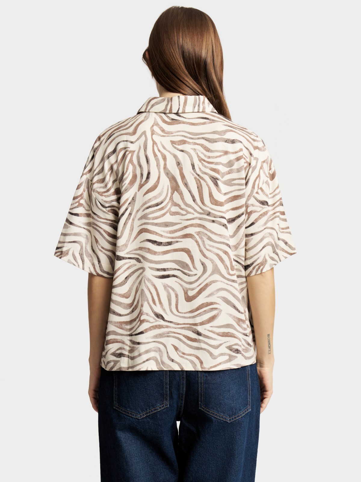 Рубашка из вискозы с коротким рукавом