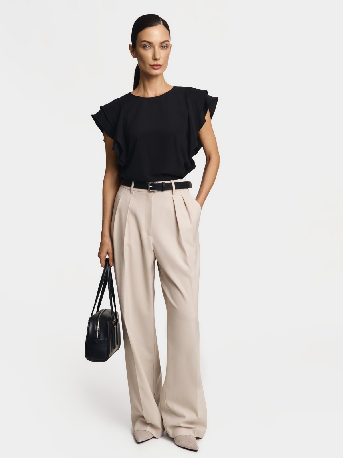 Топ-блузка с воланами на рукавах