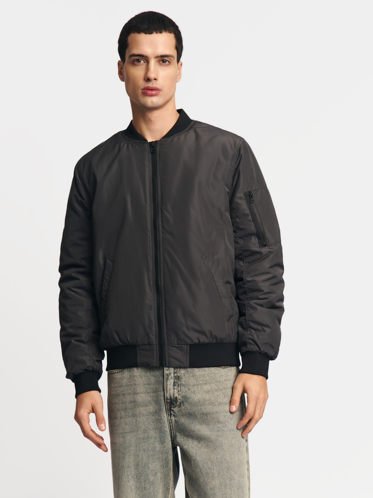 Утеплённая куртка-бомбер с воротником-стойкой