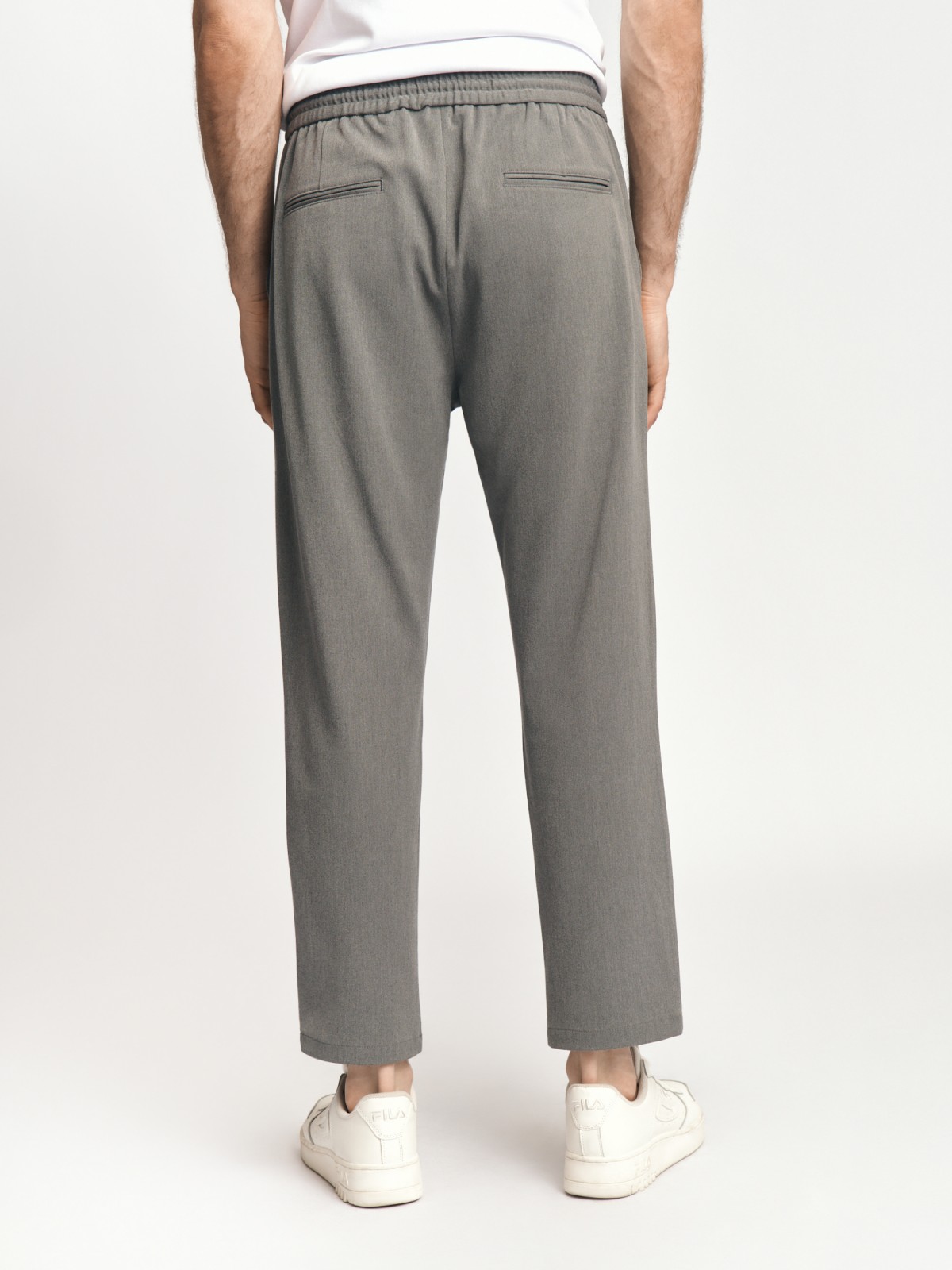 Брюки силуэта Tapered на резинке с кулиской