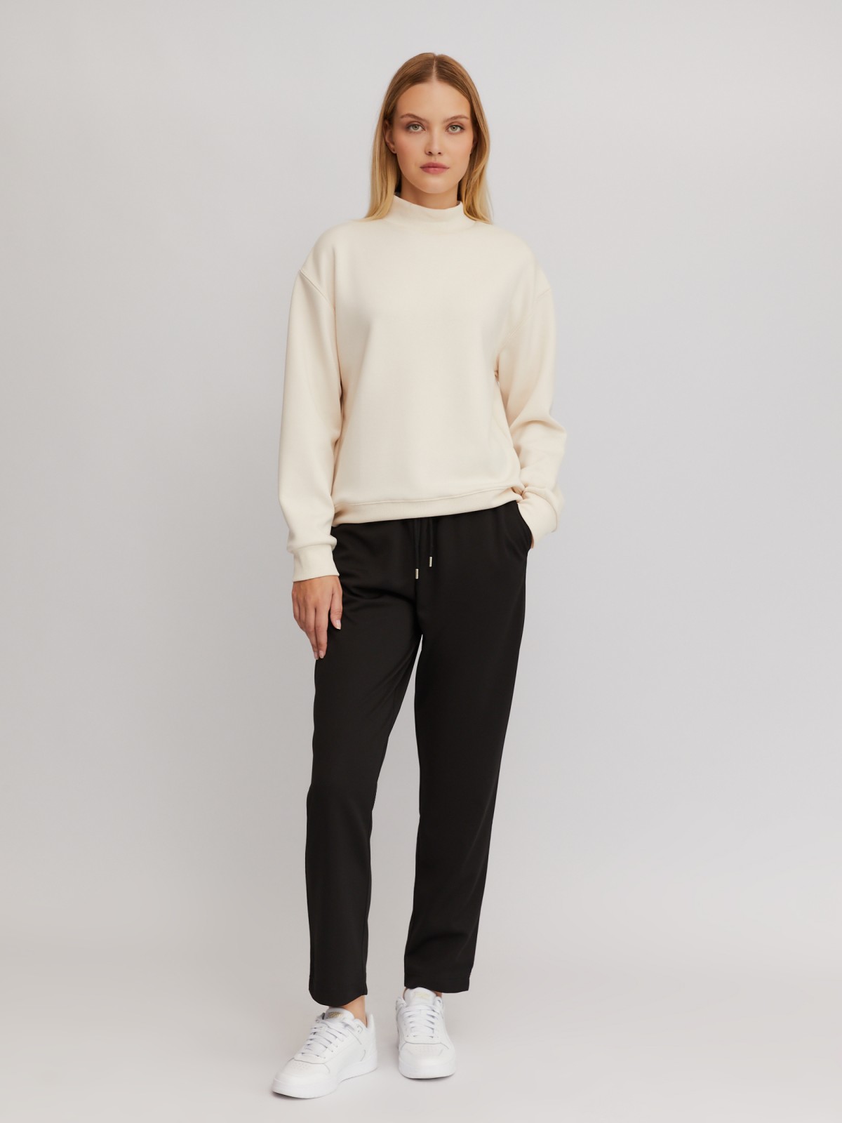 Свитшот с воротником-стойкой