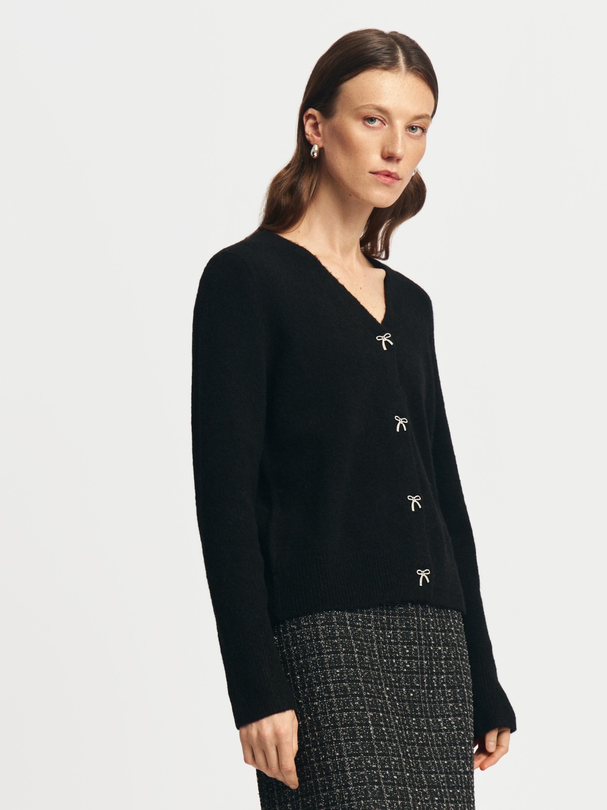 Вязаный короткий кардиган на пуговицах