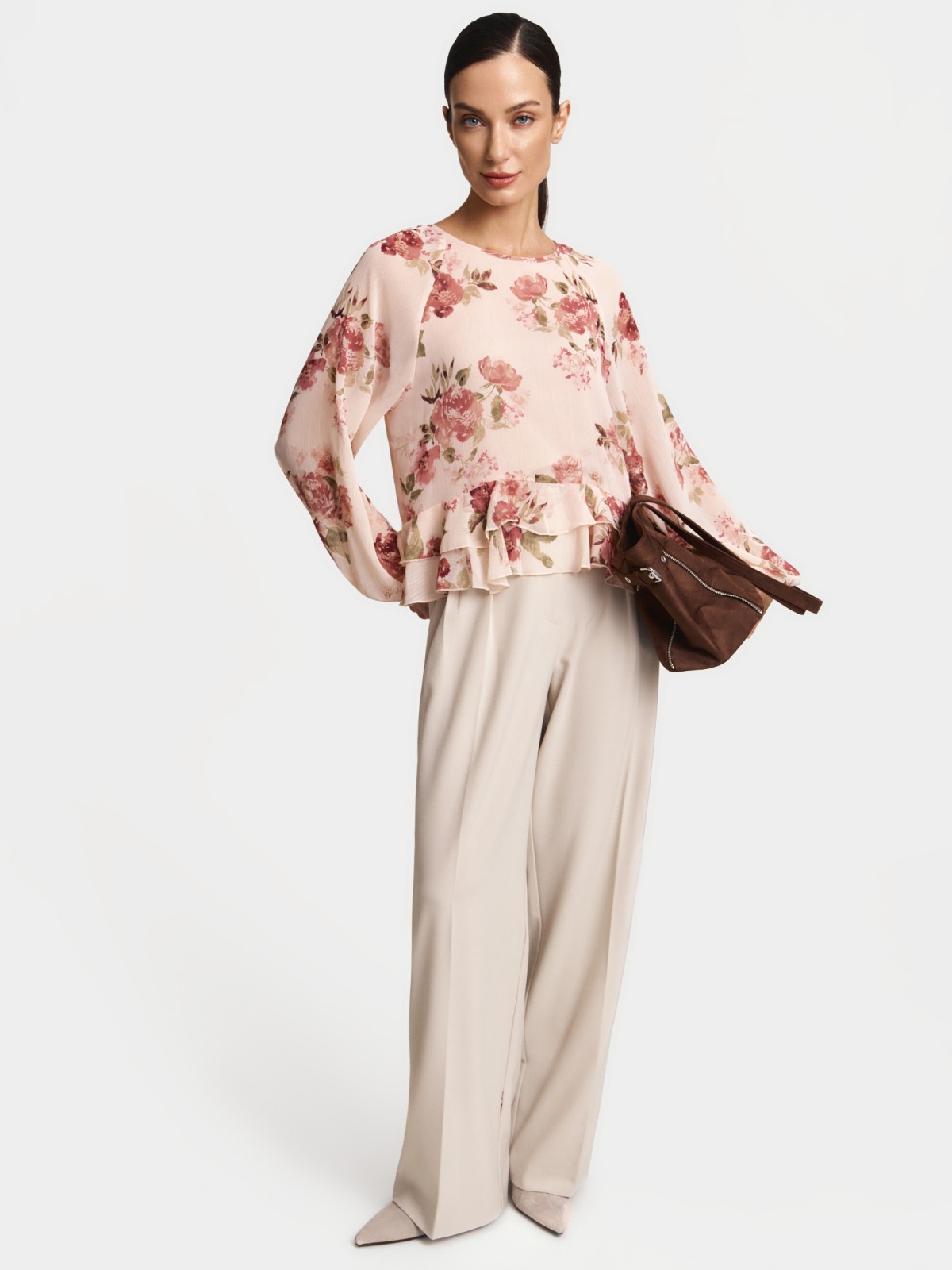 Шифоновая блузка с воланами