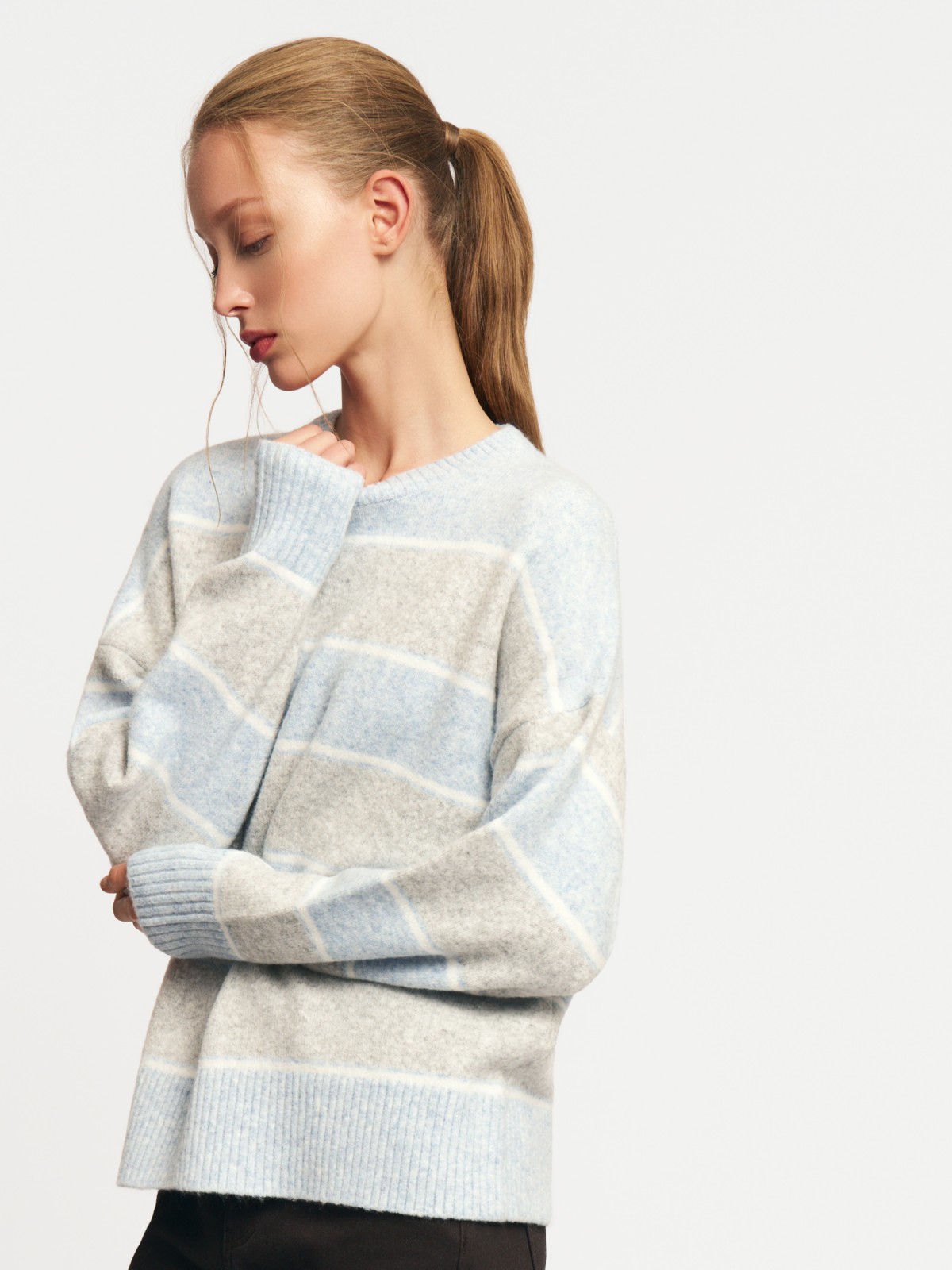 Вязаный джемпер с узором в полоску