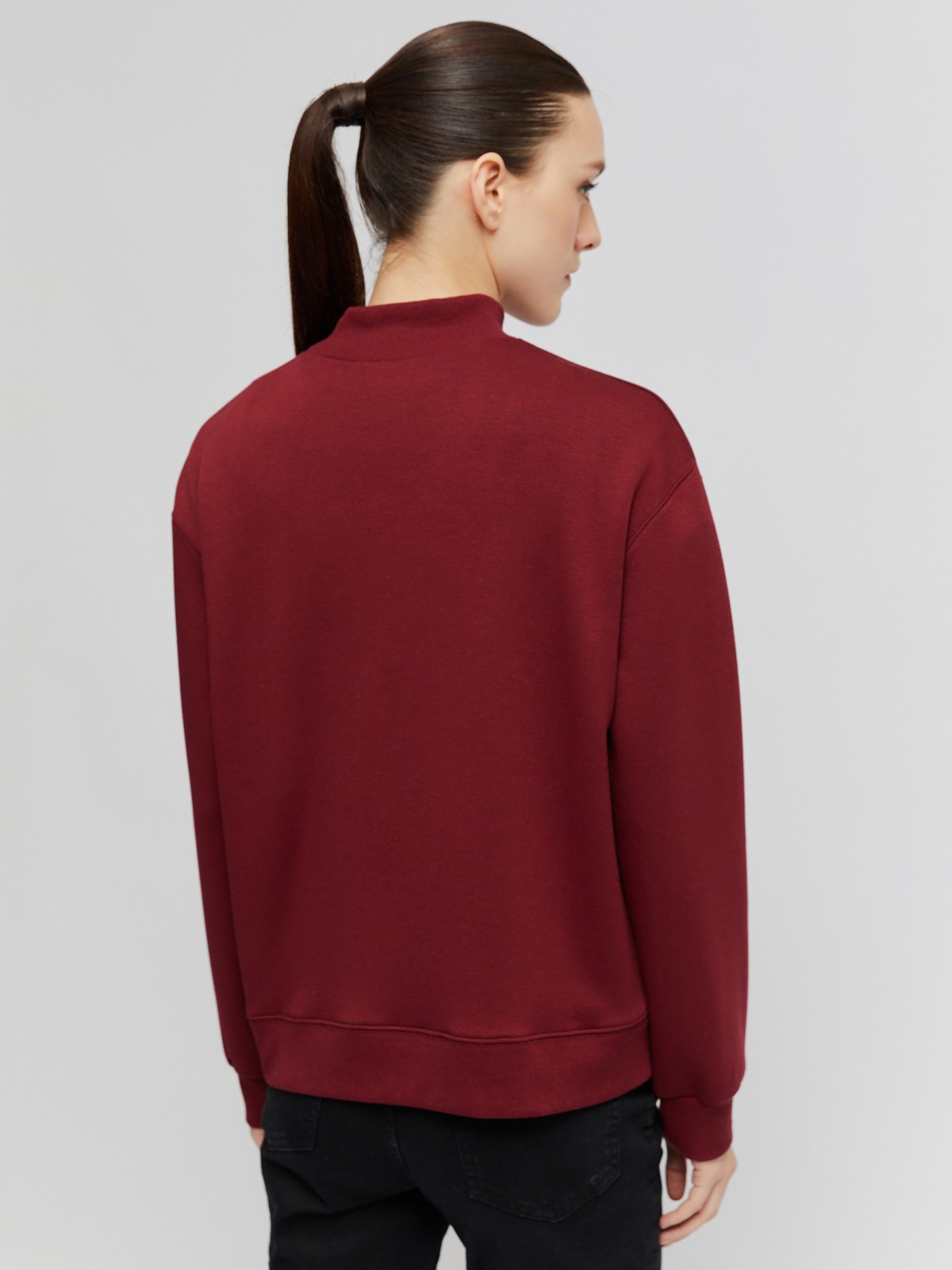 Свитшот с воротником-стойкой