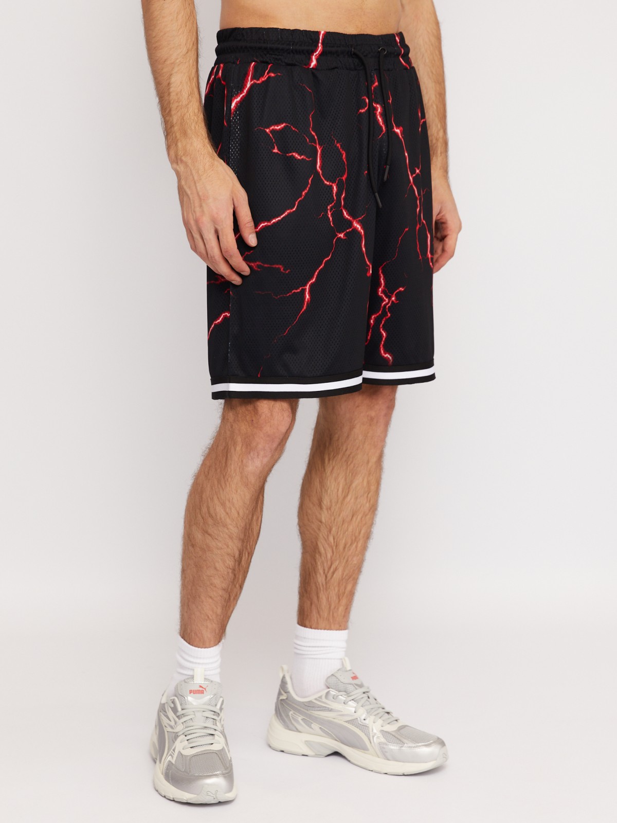 Перфорированные шорты на резинке