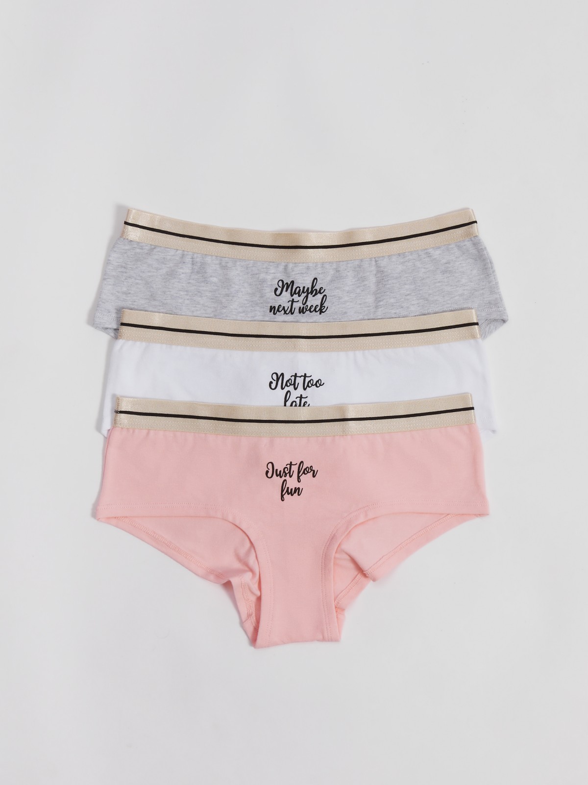 Комплект из трех трусов