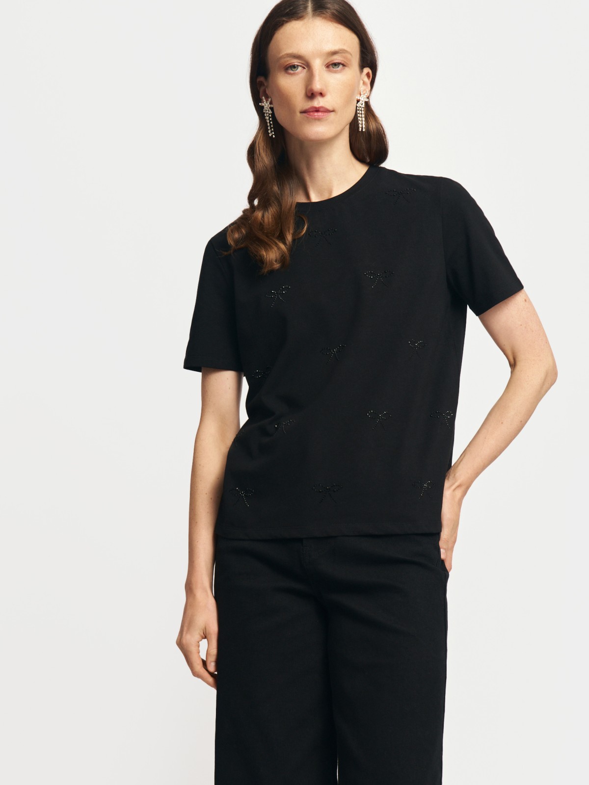 Футболка из хлопка со стразами