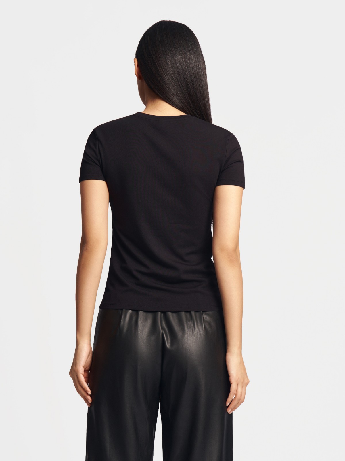 Трикотажная футболка однотонная