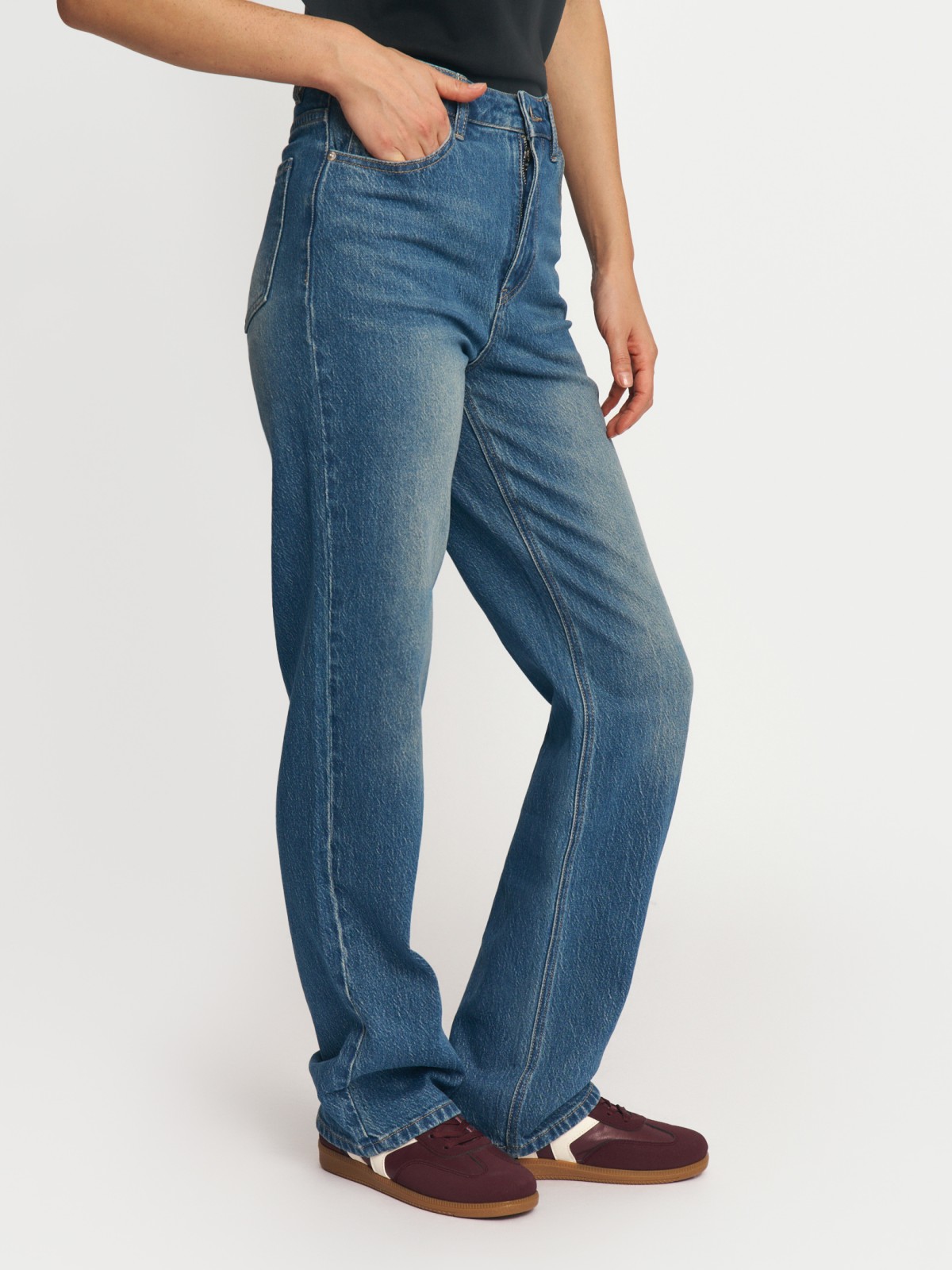 Джинсы прямого силуэта с высокой посадкой