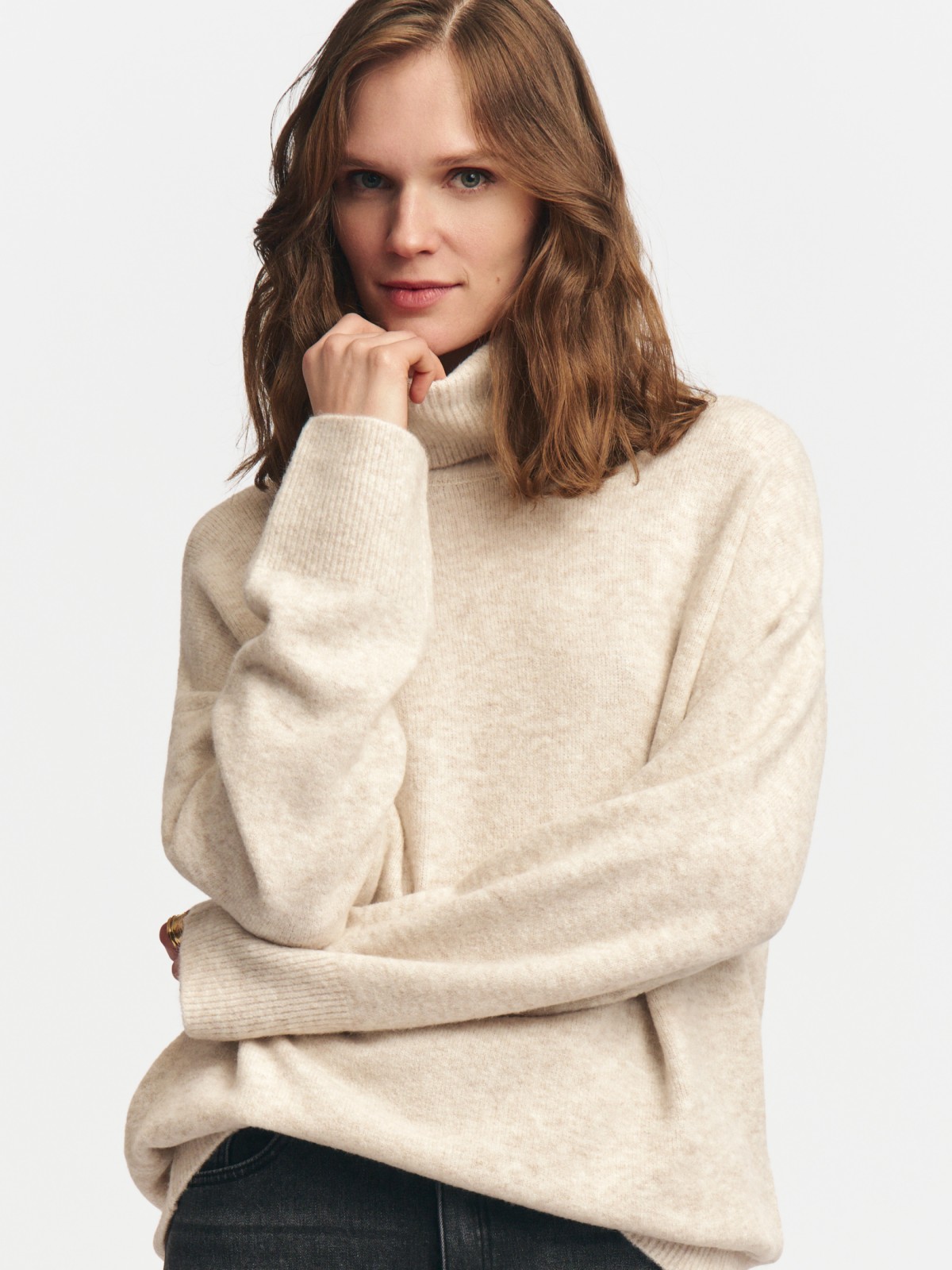 Длинный вязаный свитер с шерстью 1799₽